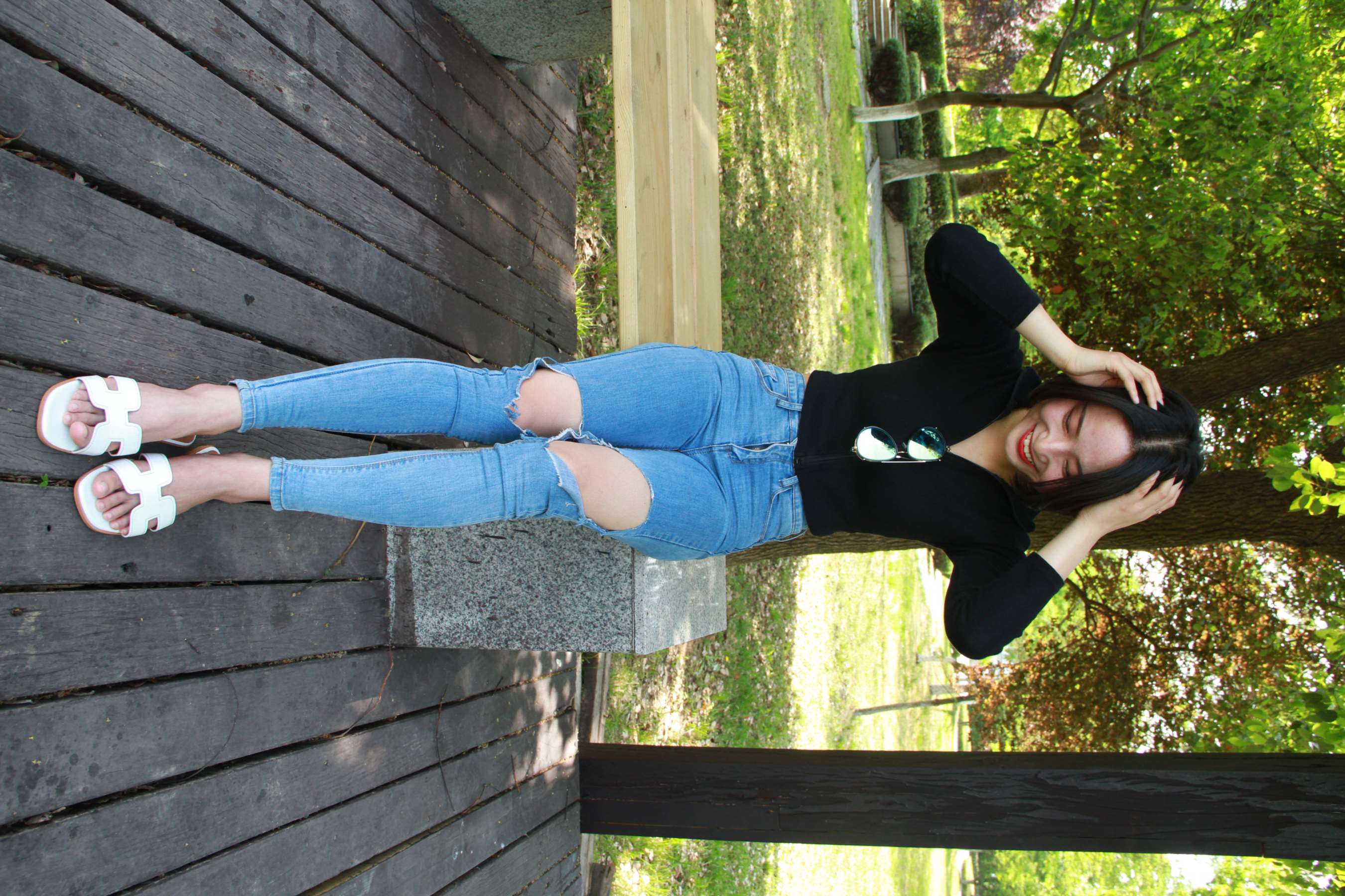 《体育系大三学姐的嫩足》作品图