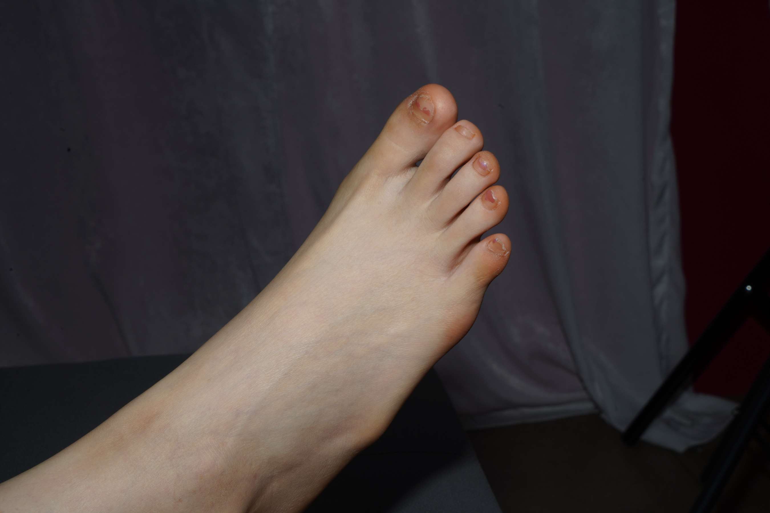 《小华牛仔热裤の嫩足》作品图