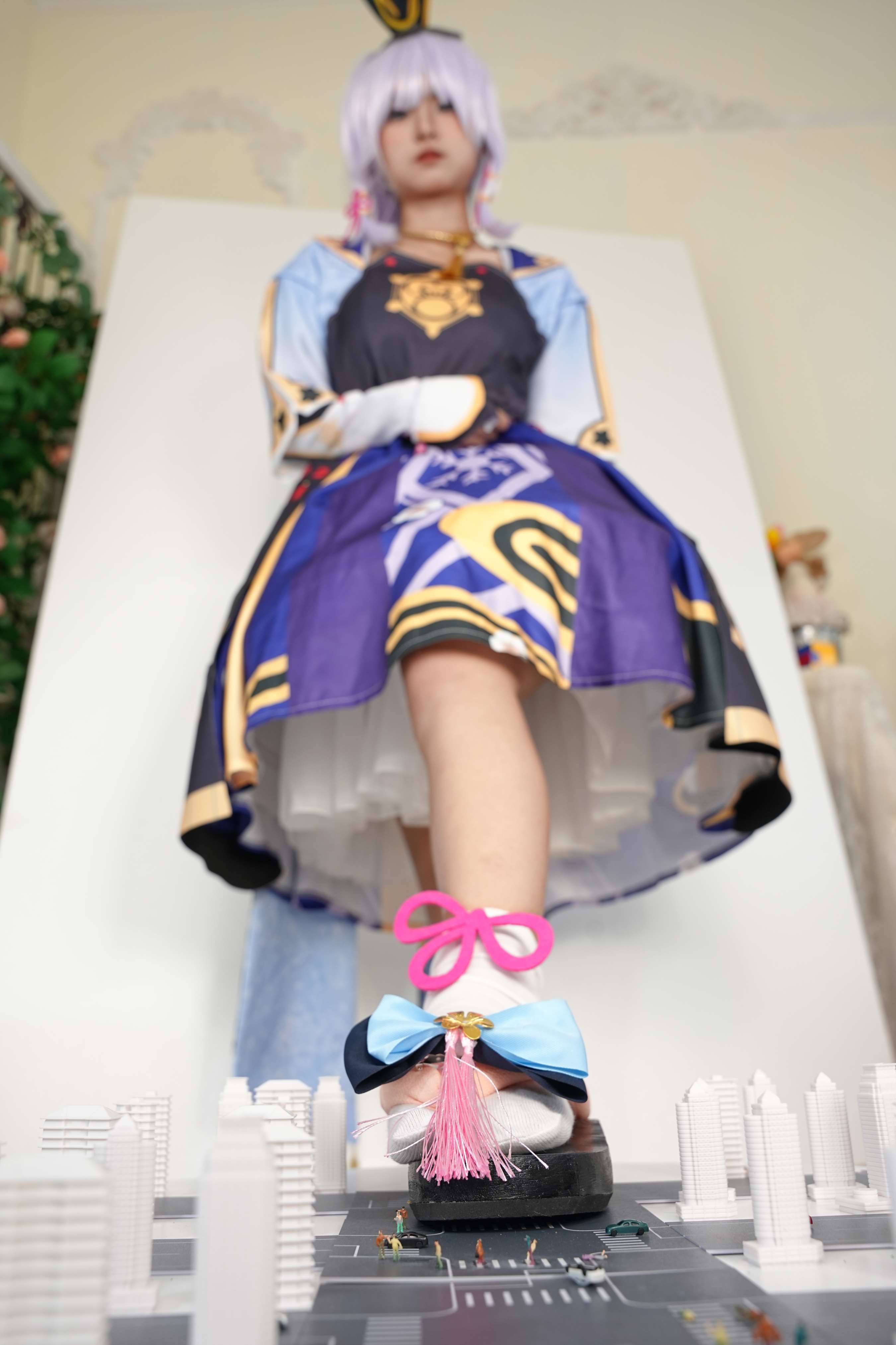 《娜娜-cos神里凌华 巨人踩踏》作品图