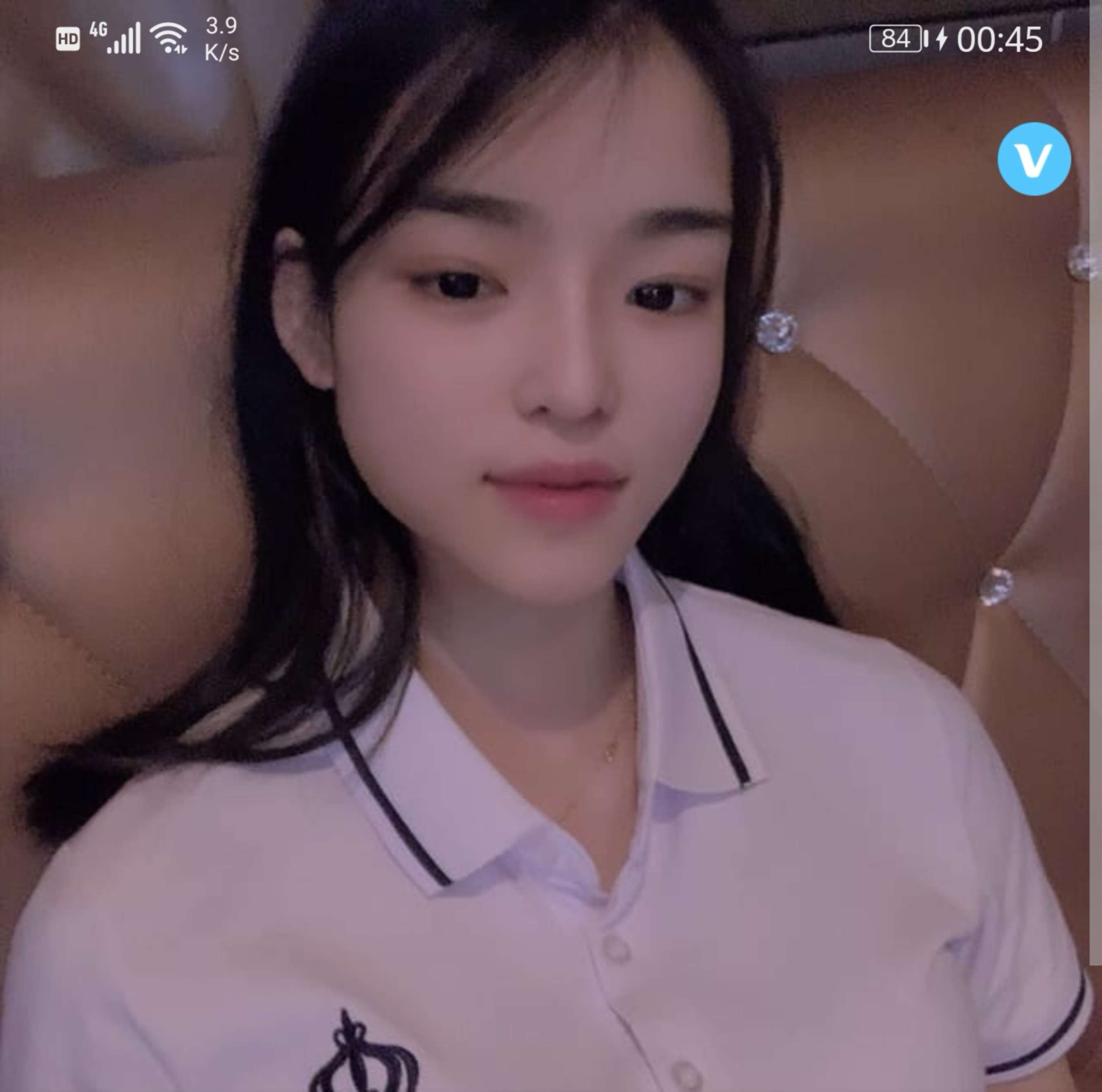 《沐足00后38码嫩脚》作品图