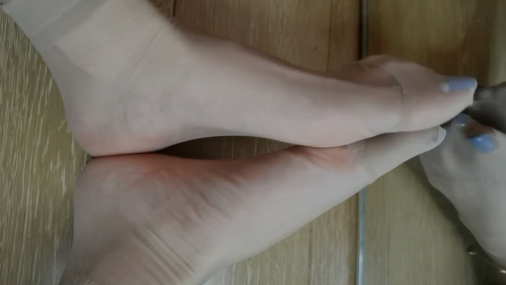 《[视频]-小姐姐丝脚对镜》作品图