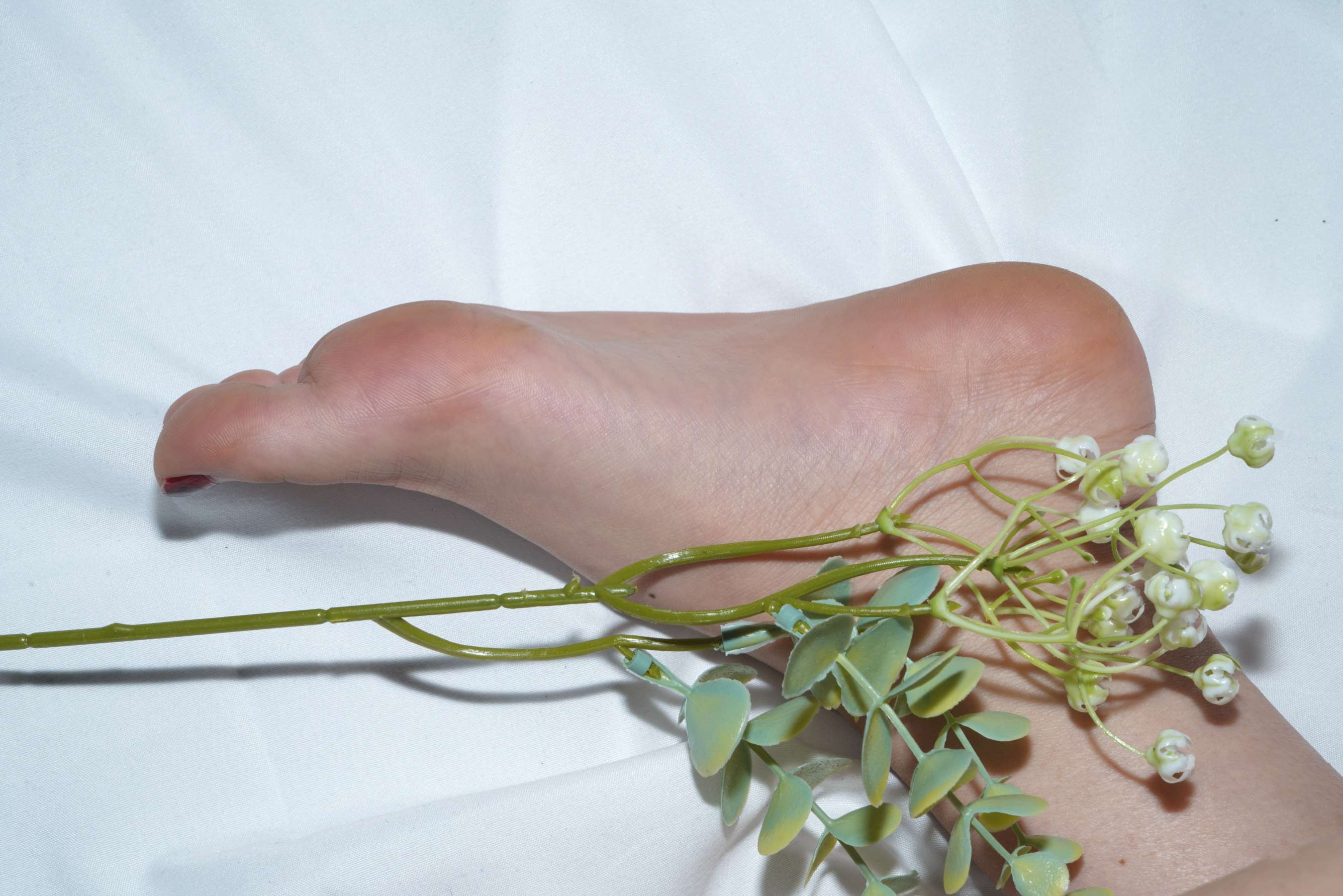 《大美女秀婷展示36码原味脚丫》作品图