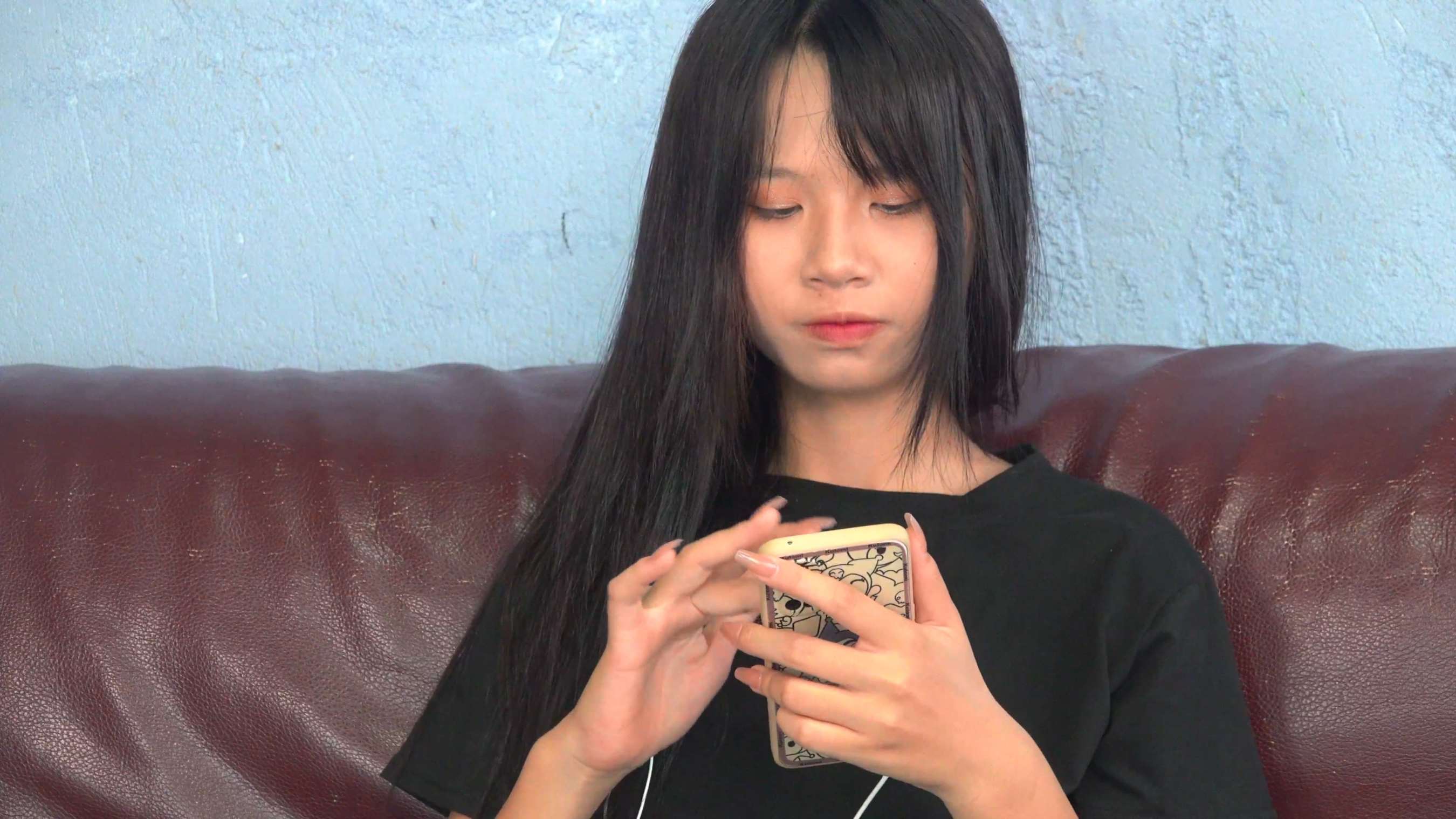 《小美女思薇定制版-掰开脚丫超近距离观察纹路脚泥》作品图