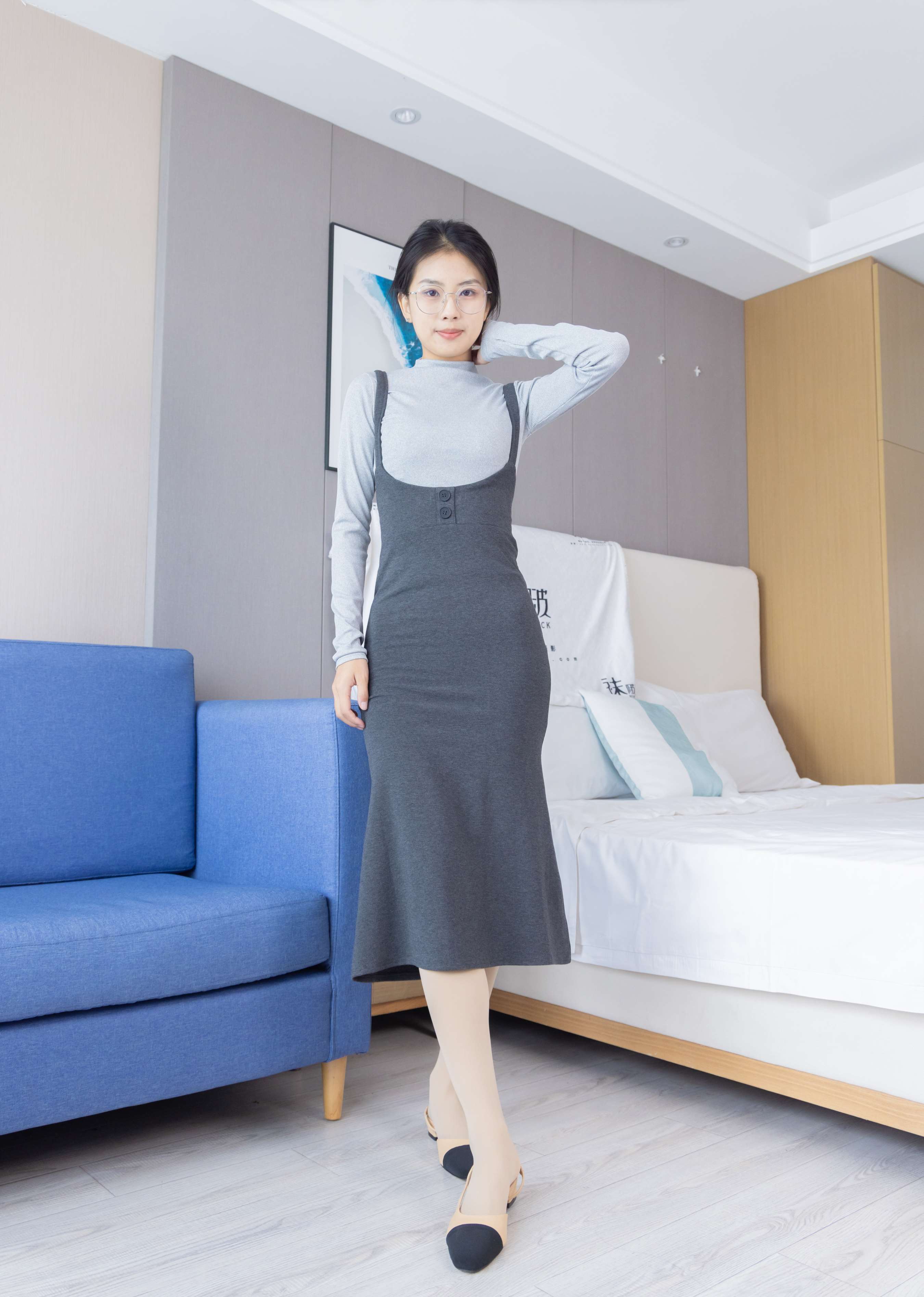 《奶油-高跟鞋の丝脚丫》作品图