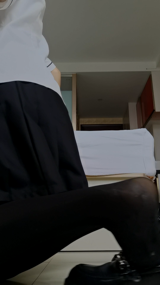 《[视频]-琪琪JK制服の黑丝脚丫》作品图