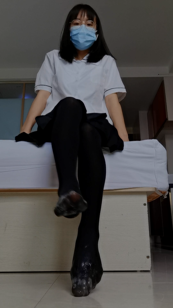 《[视频]-琪琪JK制服の黑丝脚丫》作品图