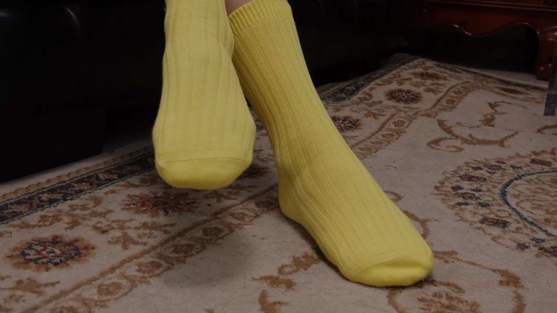 《[寄卖视频]A&F-菲雪-水手服黄色棉袜展示裸足》作品图