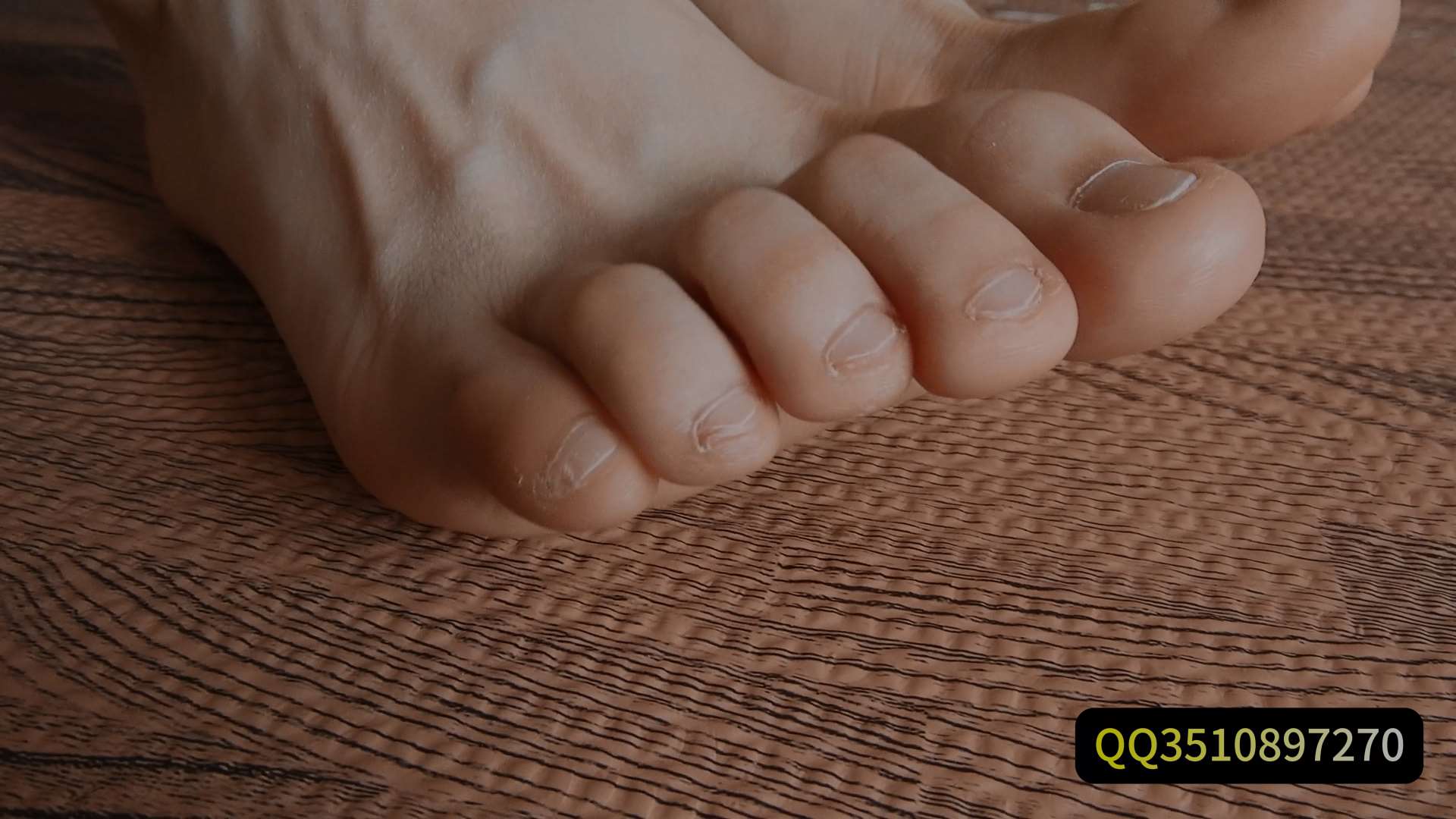 《[视频]小燕展示肉丝和裸足》作品图