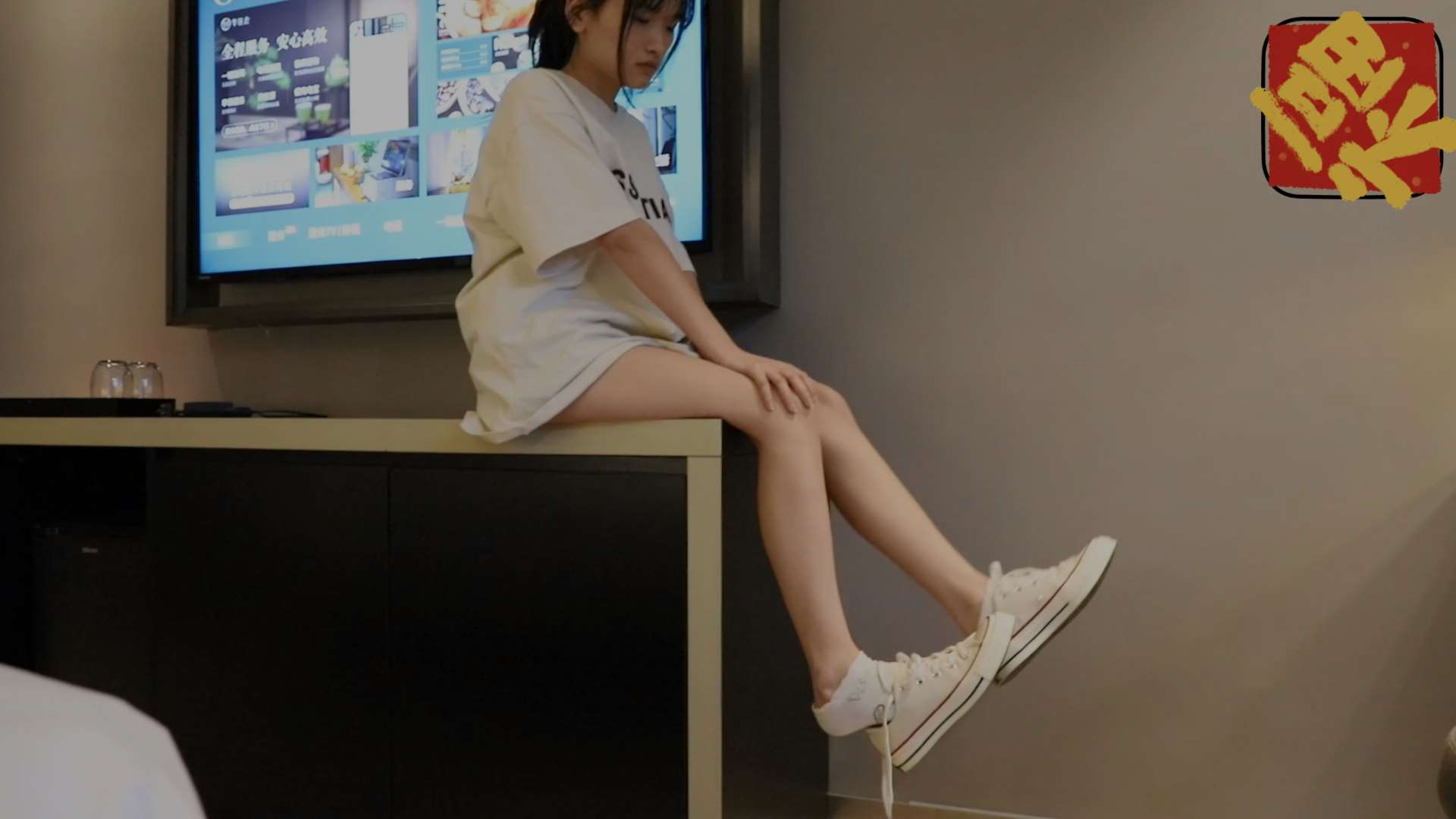 《[视频]少女帆布鞋の棉袜脚丫》作品图