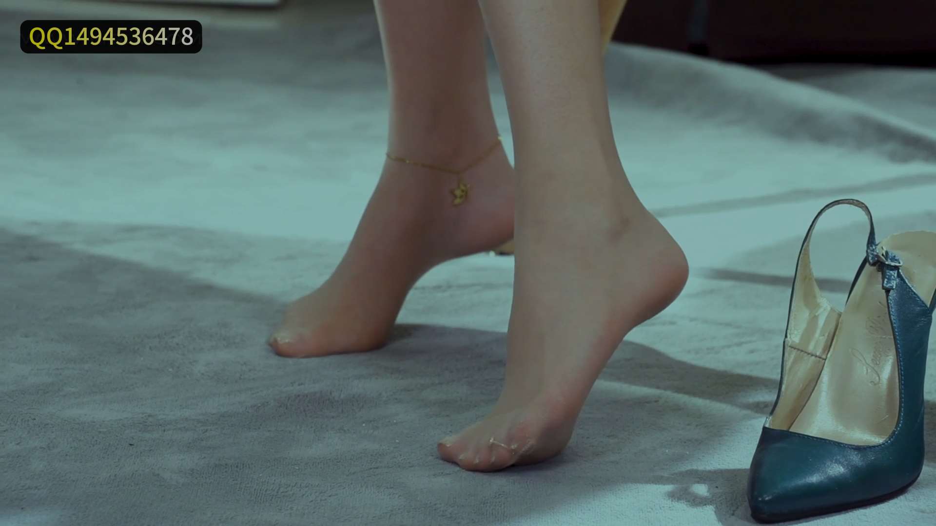 《[视频]玉趾白丝俏佳人-小紫》作品图