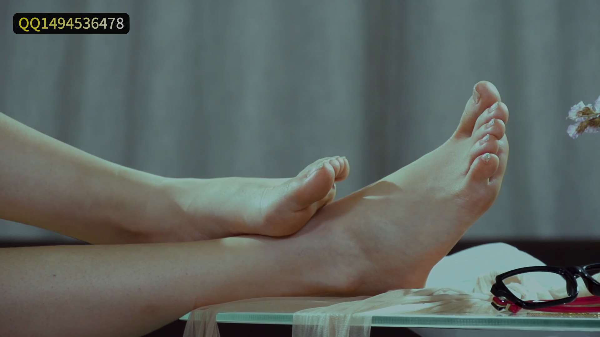 《[视频]玉趾白丝俏佳人-小紫》作品图