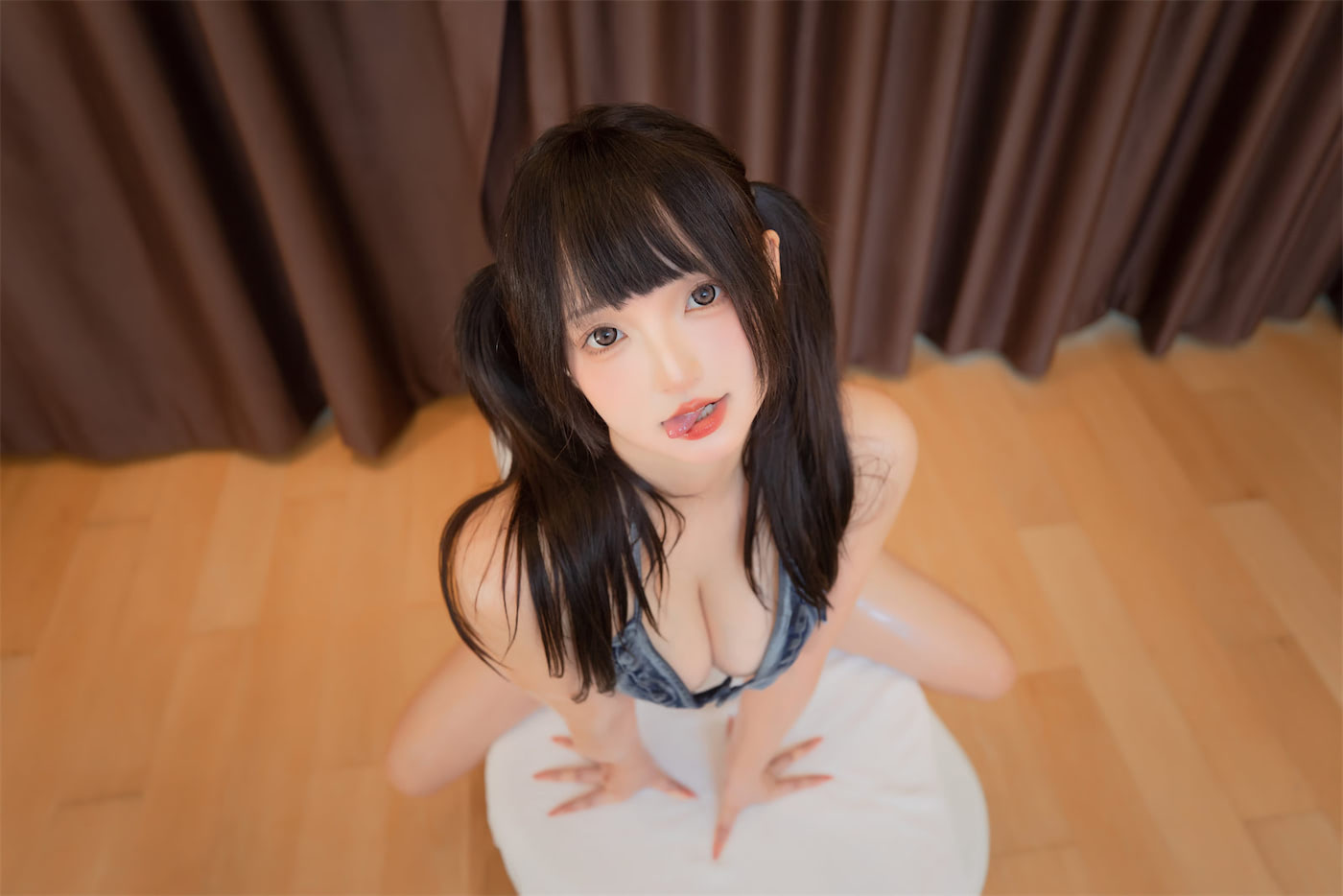 《比基尼牛仔》作品图