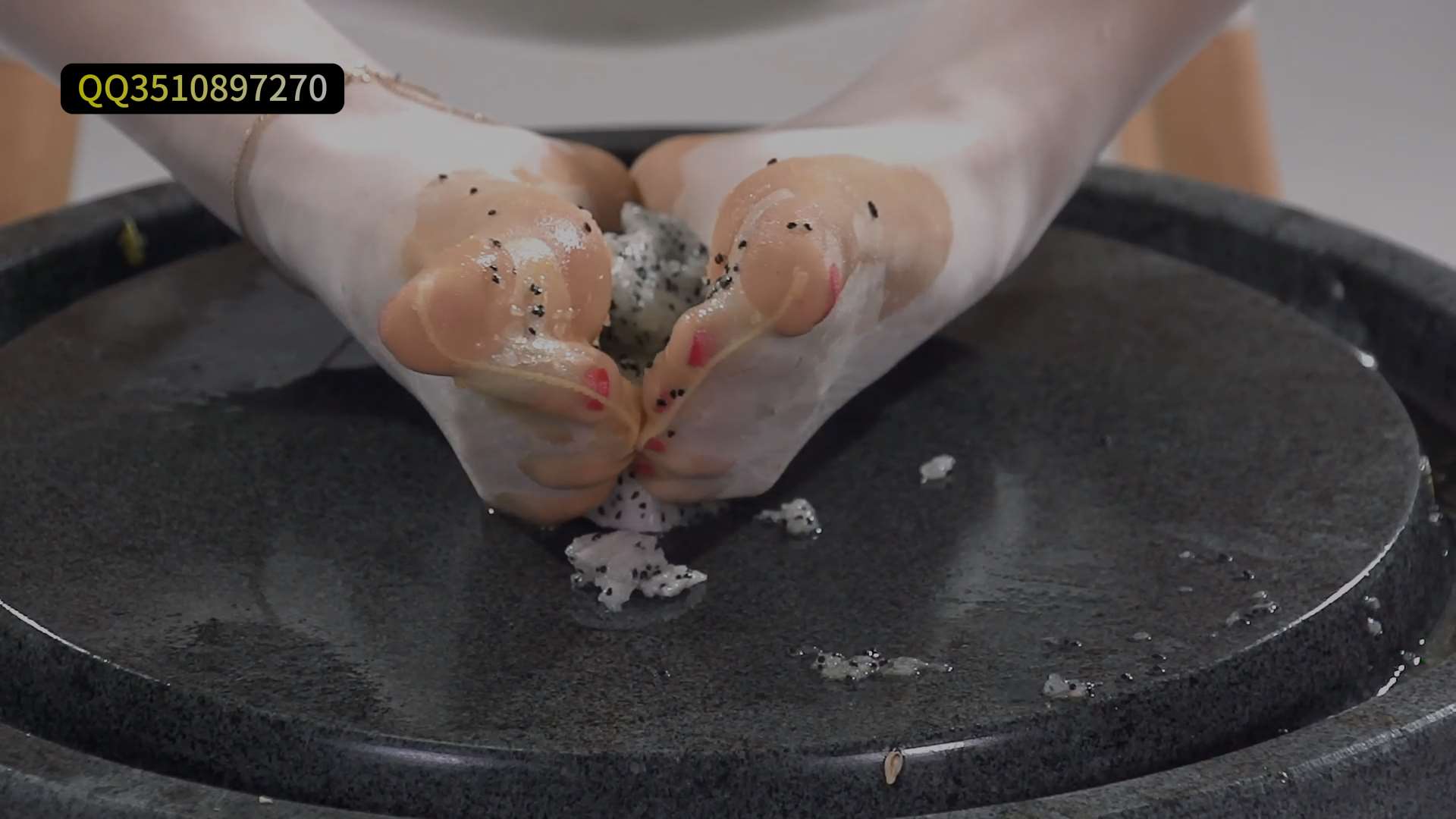 《[视频]香丝柔吻-汐汐》作品图