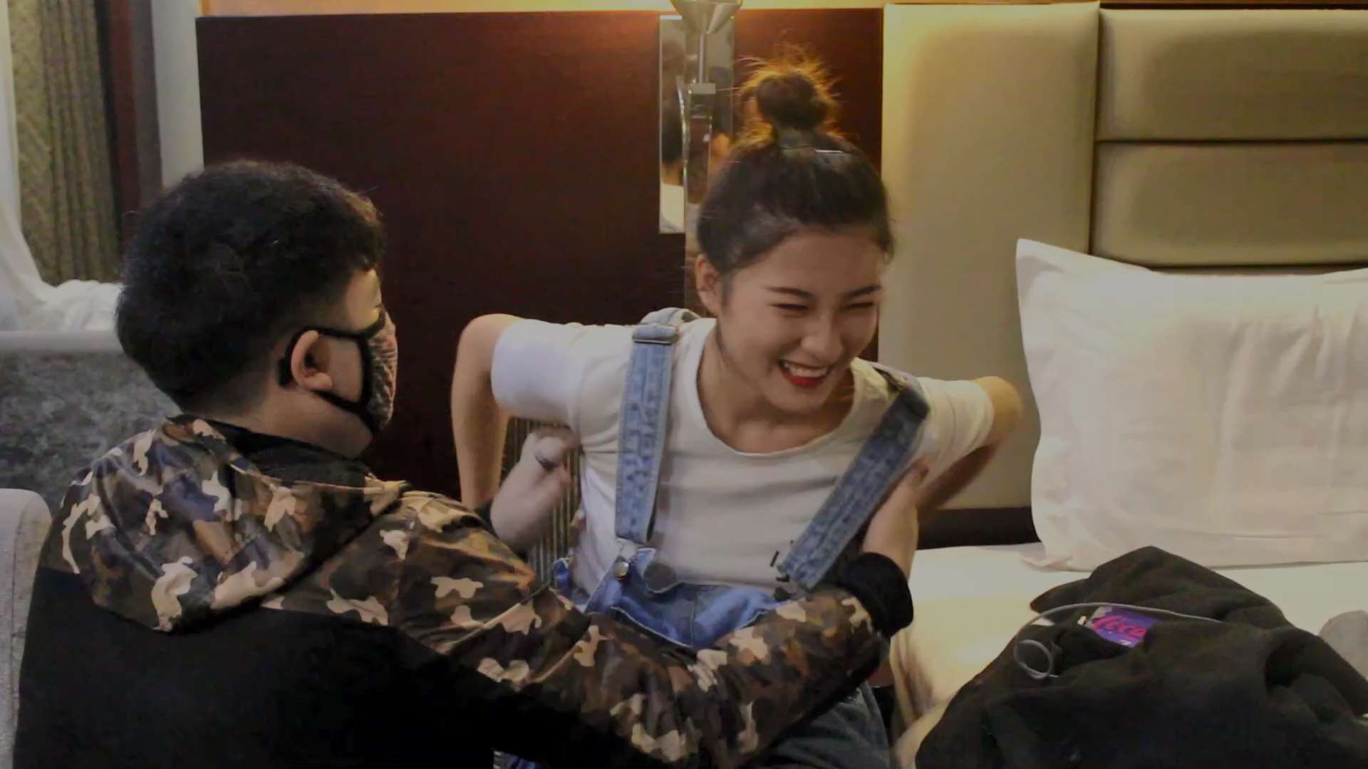 《[视频]TK系列-挠背带牛仔少女痒》作品图