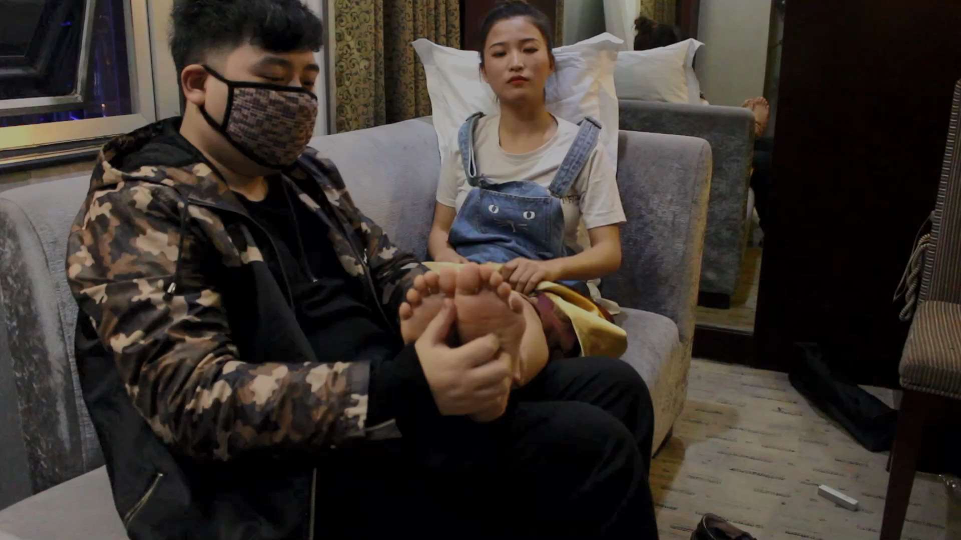 《[视频]TK系列-挠背带牛仔少女痒》作品图