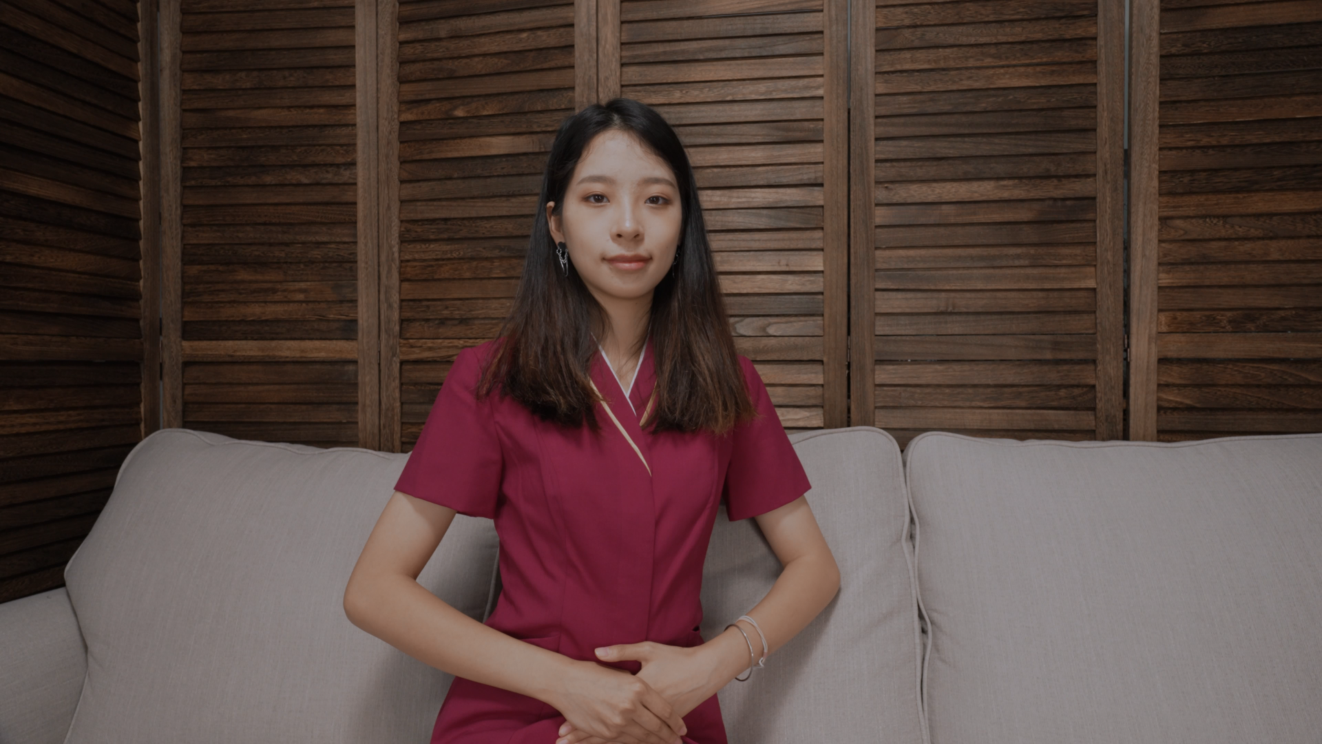 《[寄卖视频]-A&F-YIYI-性感的灰咖色连裤袜大脚丫》作品图