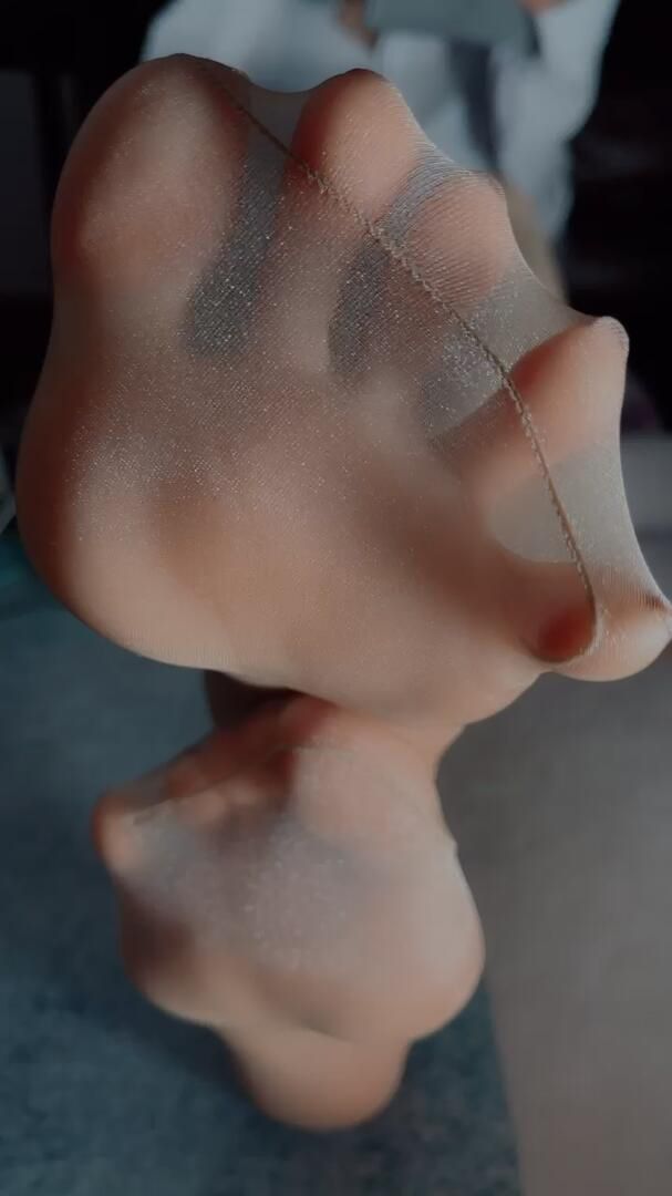 《[视频]直播女神颜颜肉丝jiojio》作品图