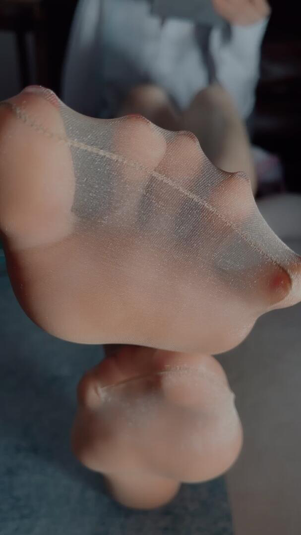 《[视频]直播女神颜颜肉丝jiojio》作品图