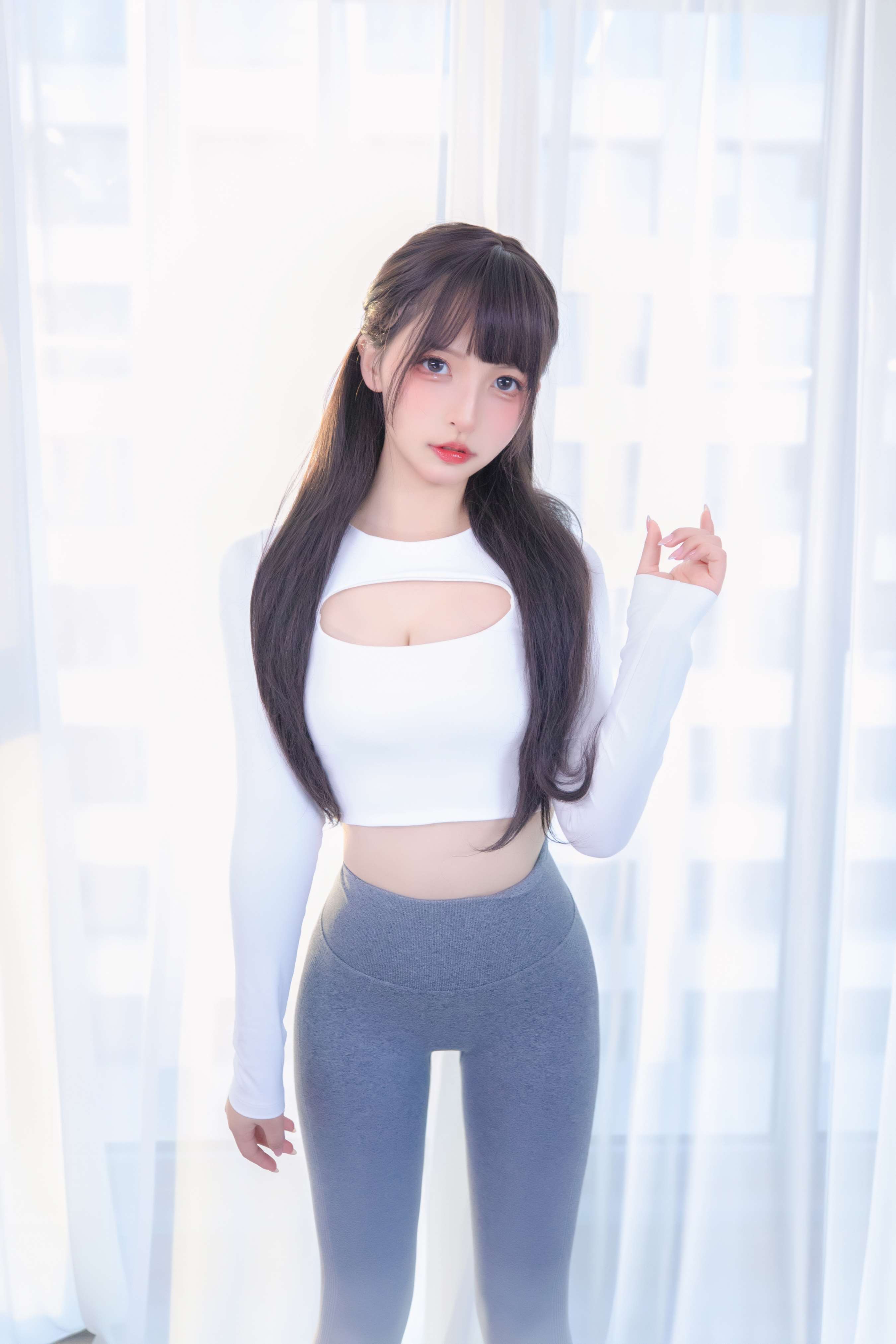 《瑜伽少女》作品图