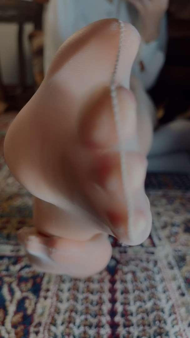 《[视频]直播女神颜颜肉丝足第二部》作品图