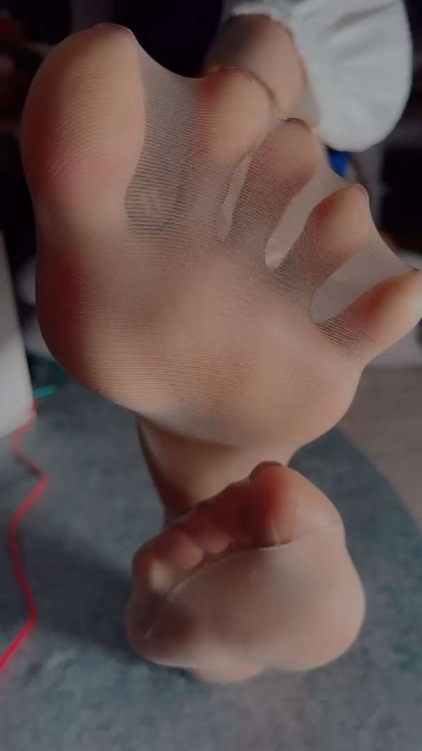 《[视频]直播女神颜颜肉丝足第三部》作品图