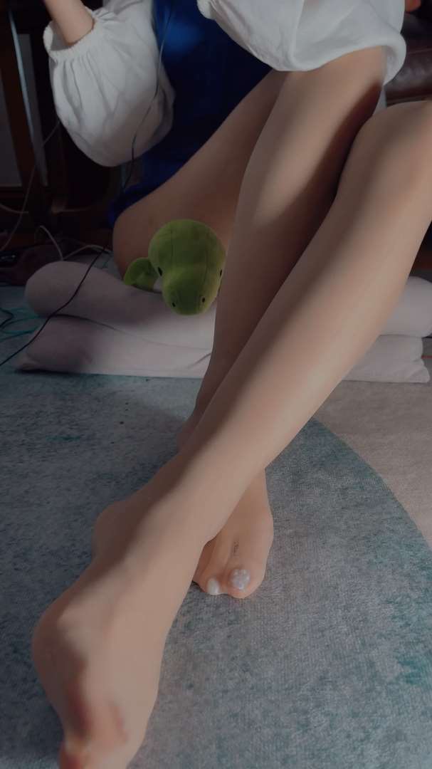 《[视频]直播女神颜颜肉丝足第三部》作品图