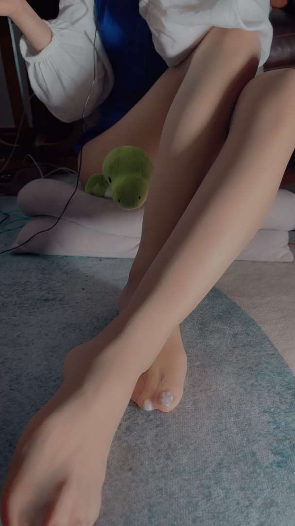 《[视频]直播女神颜颜肉丝足第三部》作品图