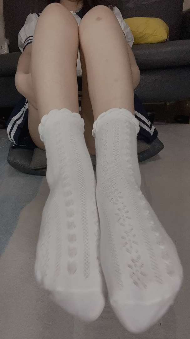 《[视频]直播女神@沐儿JK制服の白棉袜》作品图