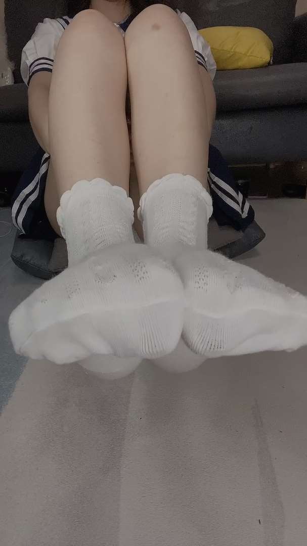 《[视频]直播女神@沐儿JK制服の白棉袜》作品图
