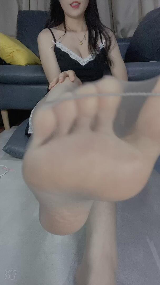 《[视频]直播女神@沐儿睡衣の丝足》作品图