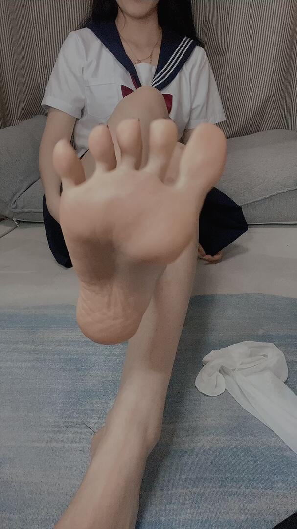 《[视频]直播女神@沐儿校服白丝》作品图