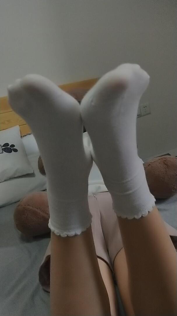 《[视频]妹妹的白丝白袜脚第二套》作品图