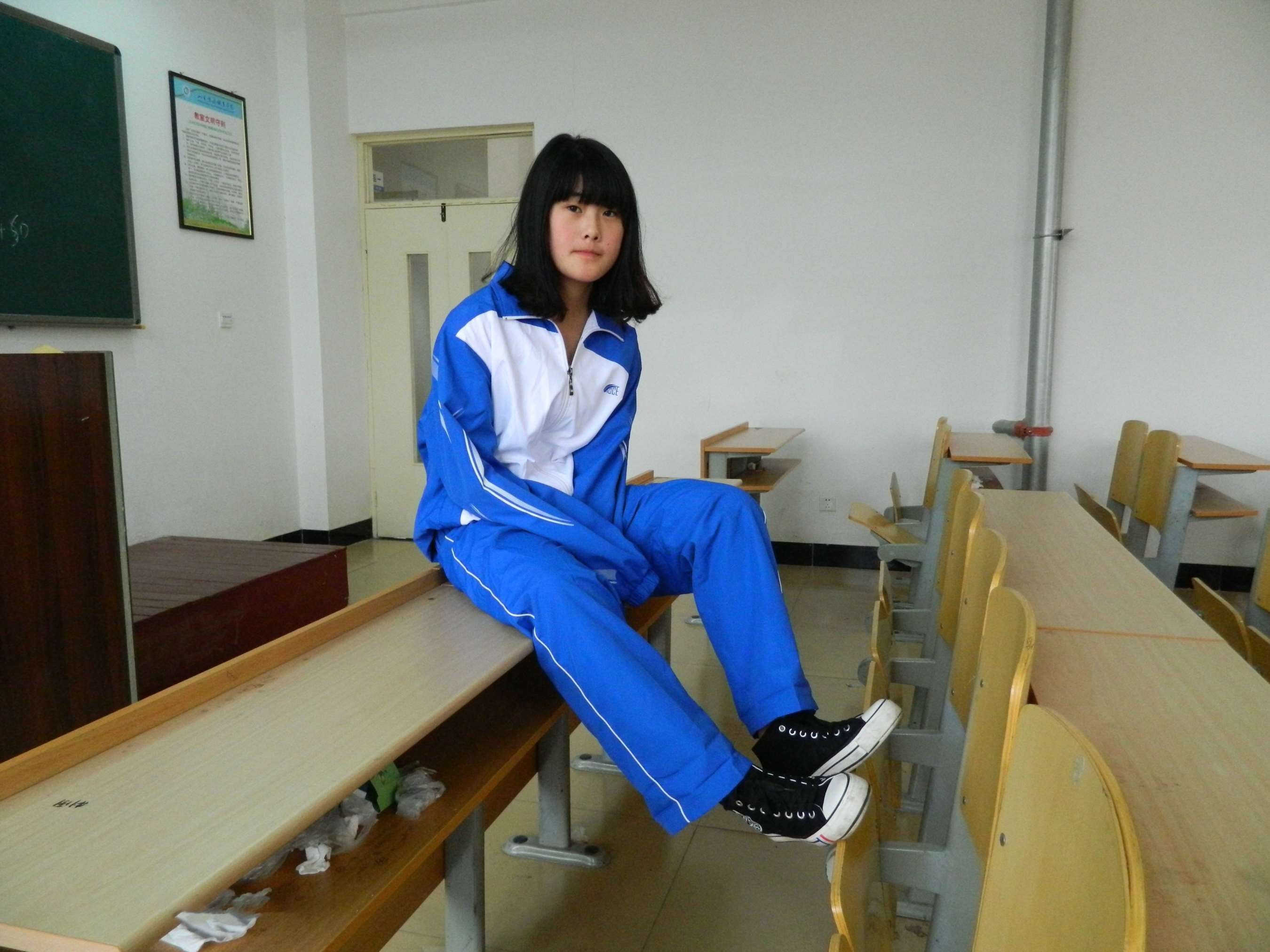 《小北教室校服展嫩足》作品图