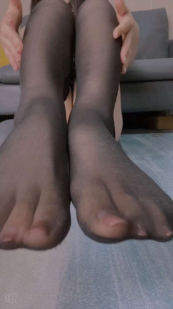 《[视频]直播女神@沐儿情趣の黑丝》作品图