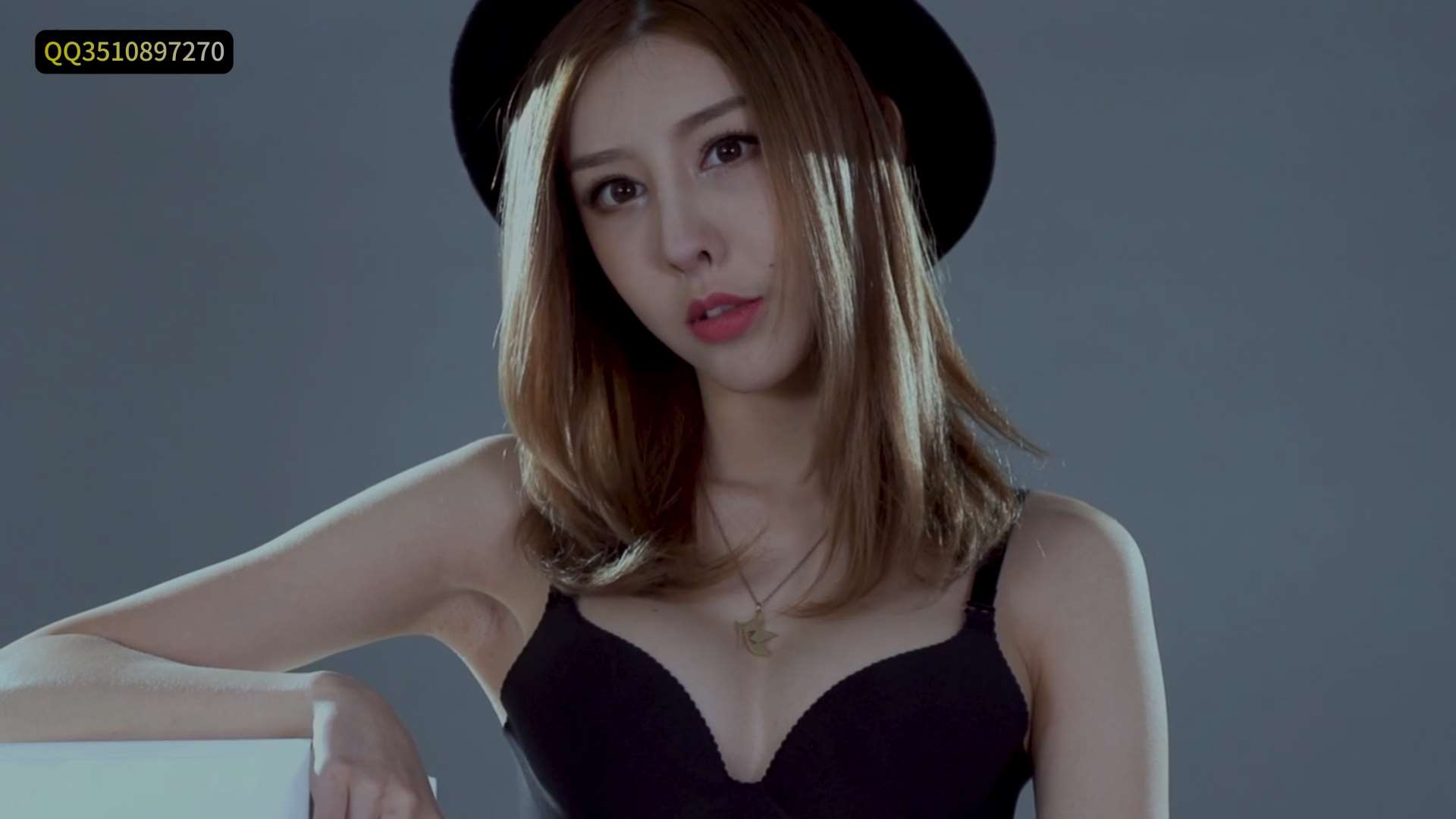 《[视频]肉丝小热裤-兔子》作品图