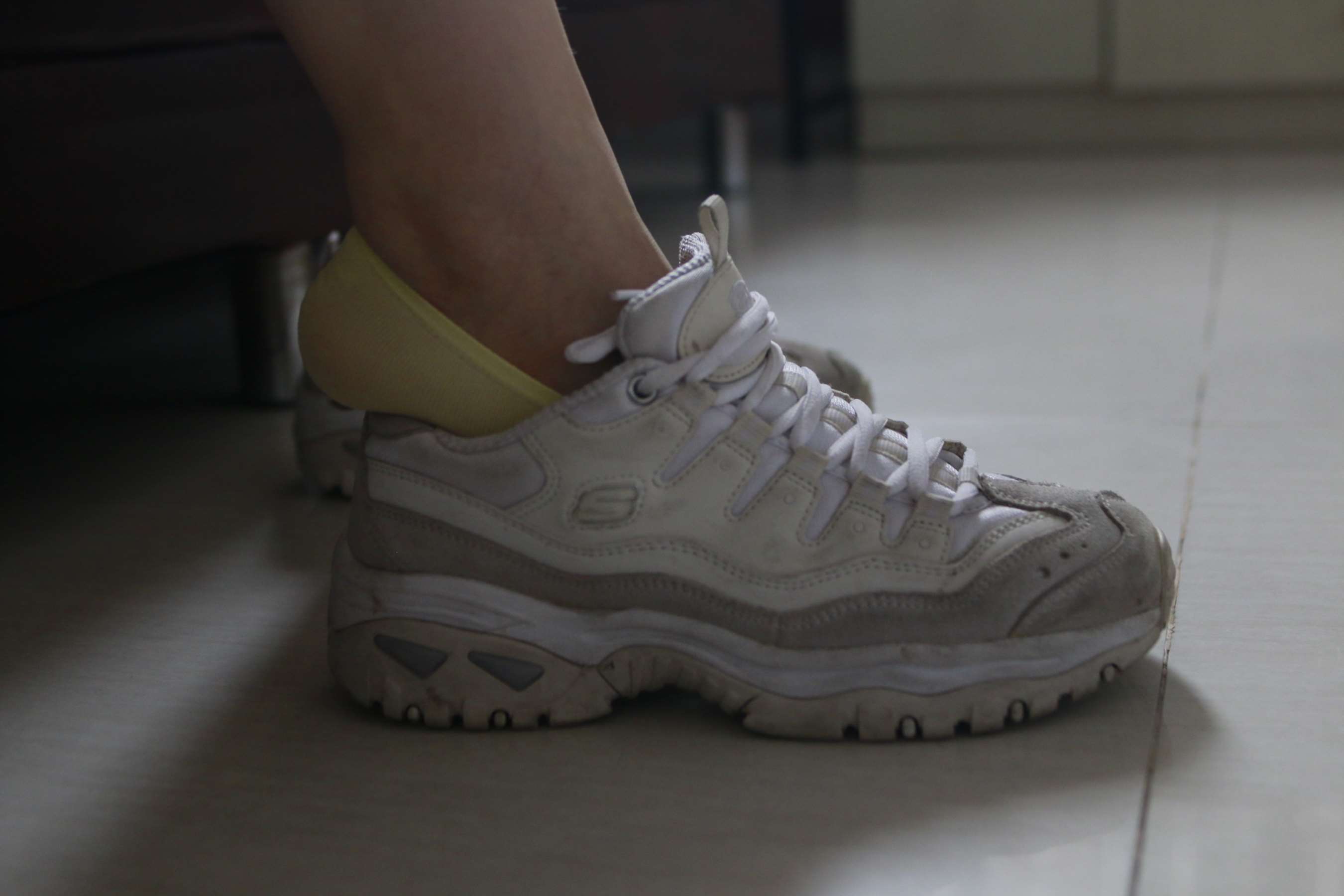 《舒怡牛仔の棉袜嫩足》作品图