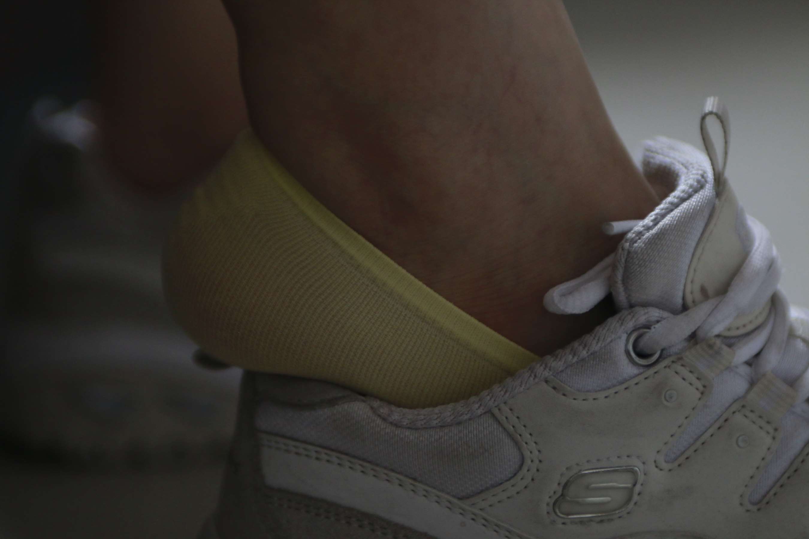 《舒怡牛仔の棉袜嫩足》作品图