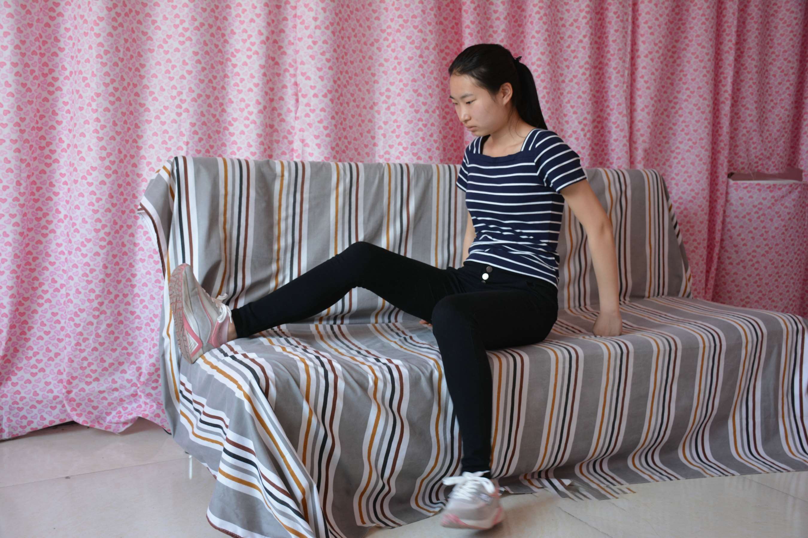 《吴静棉袜の嫩足》作品图