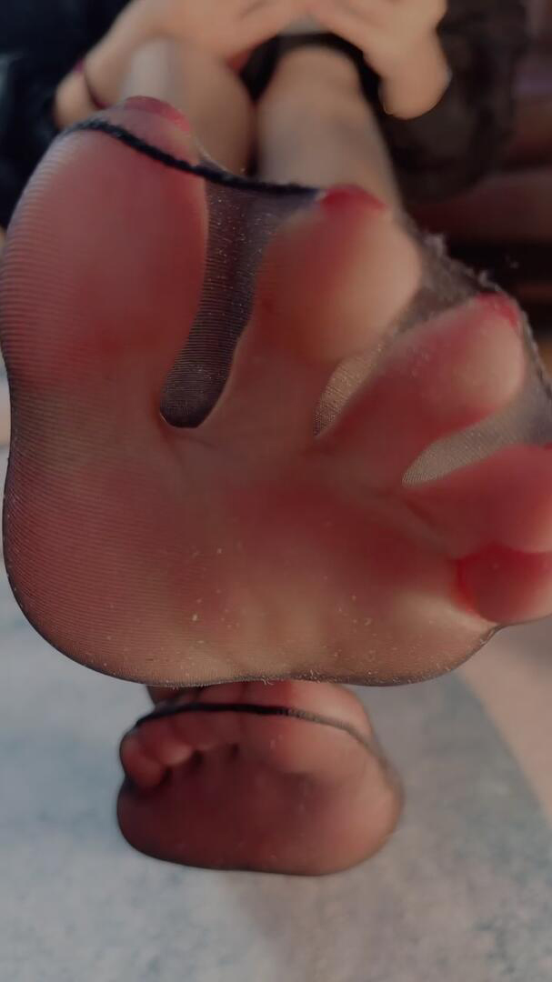 《[视频]直播女神颜颜黑丝》作品图