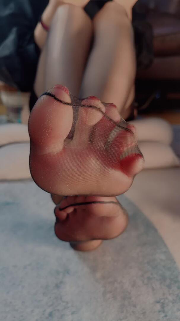 《[视频]直播女神颜颜黑丝》作品图