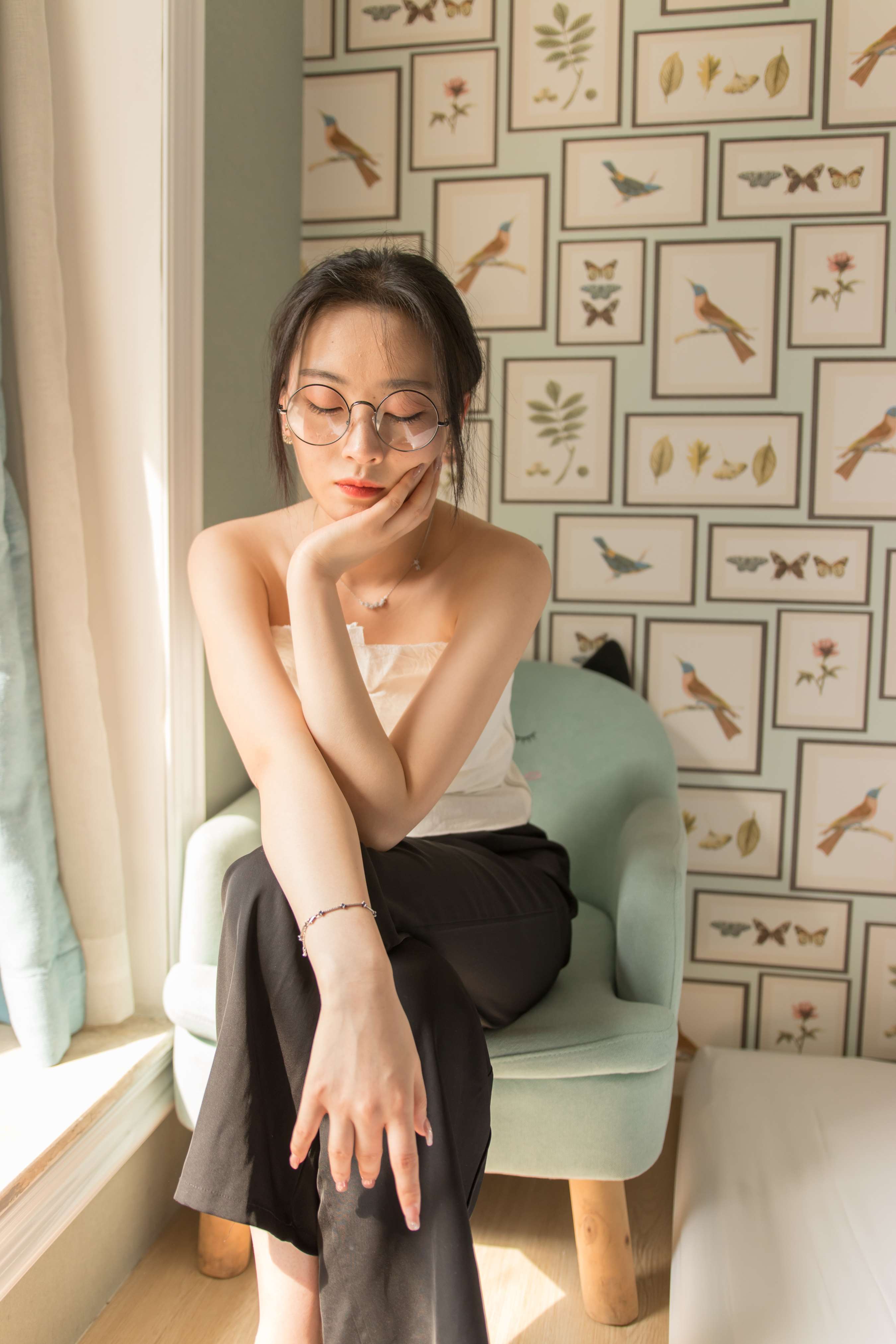 《眼镜学姐》作品图