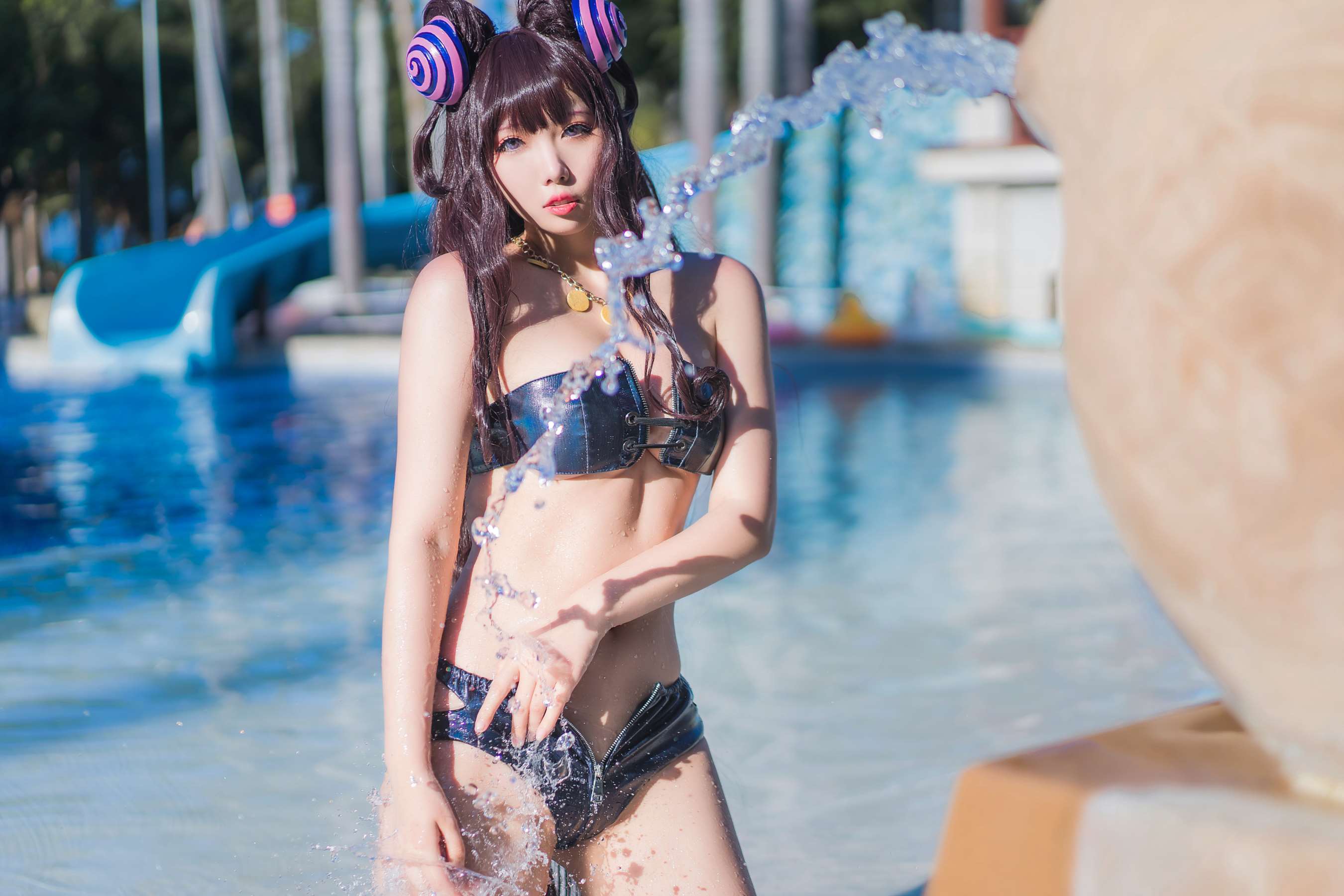 《紫式部泳装》作品图