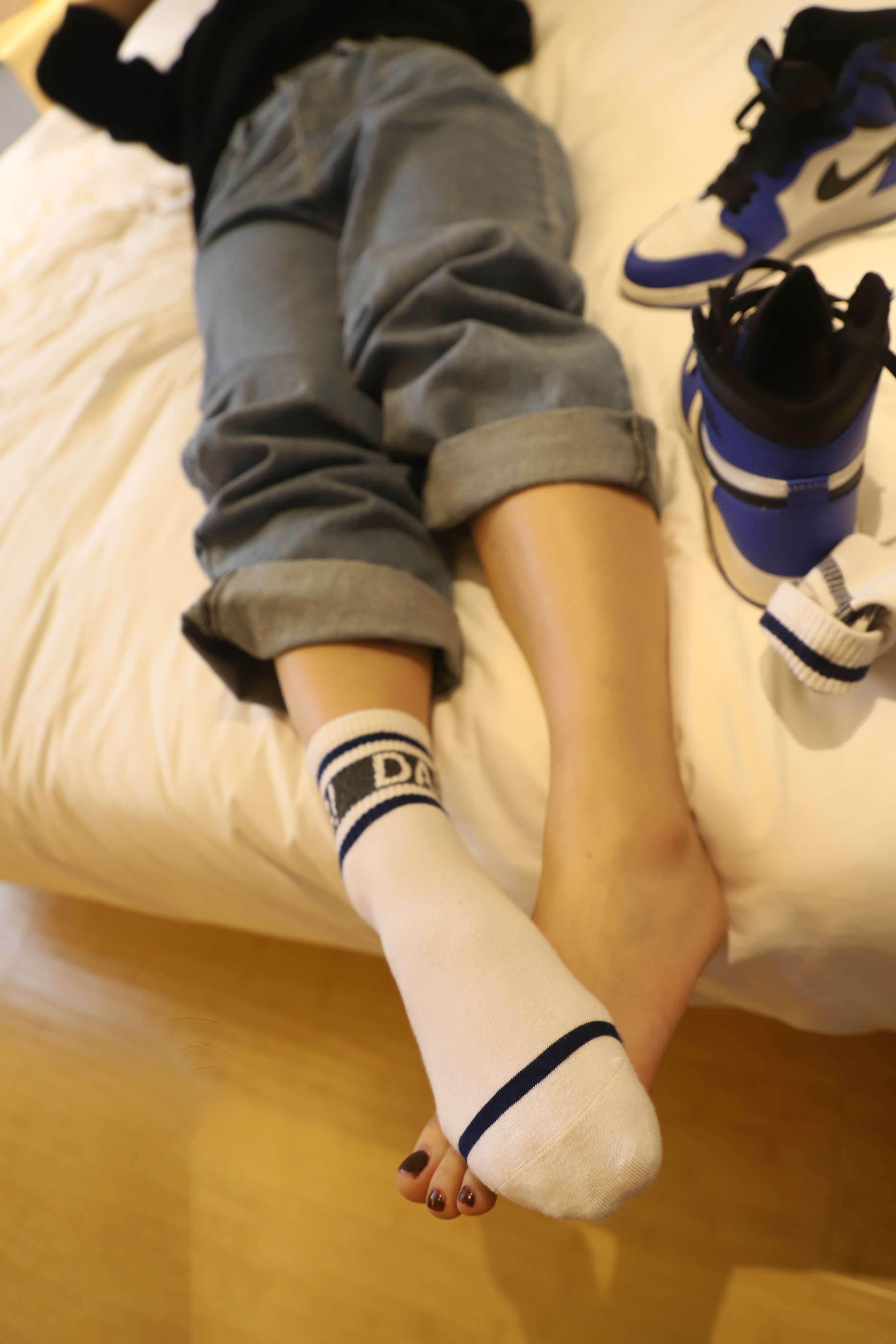 《少女棉袜の嫩足》作品图