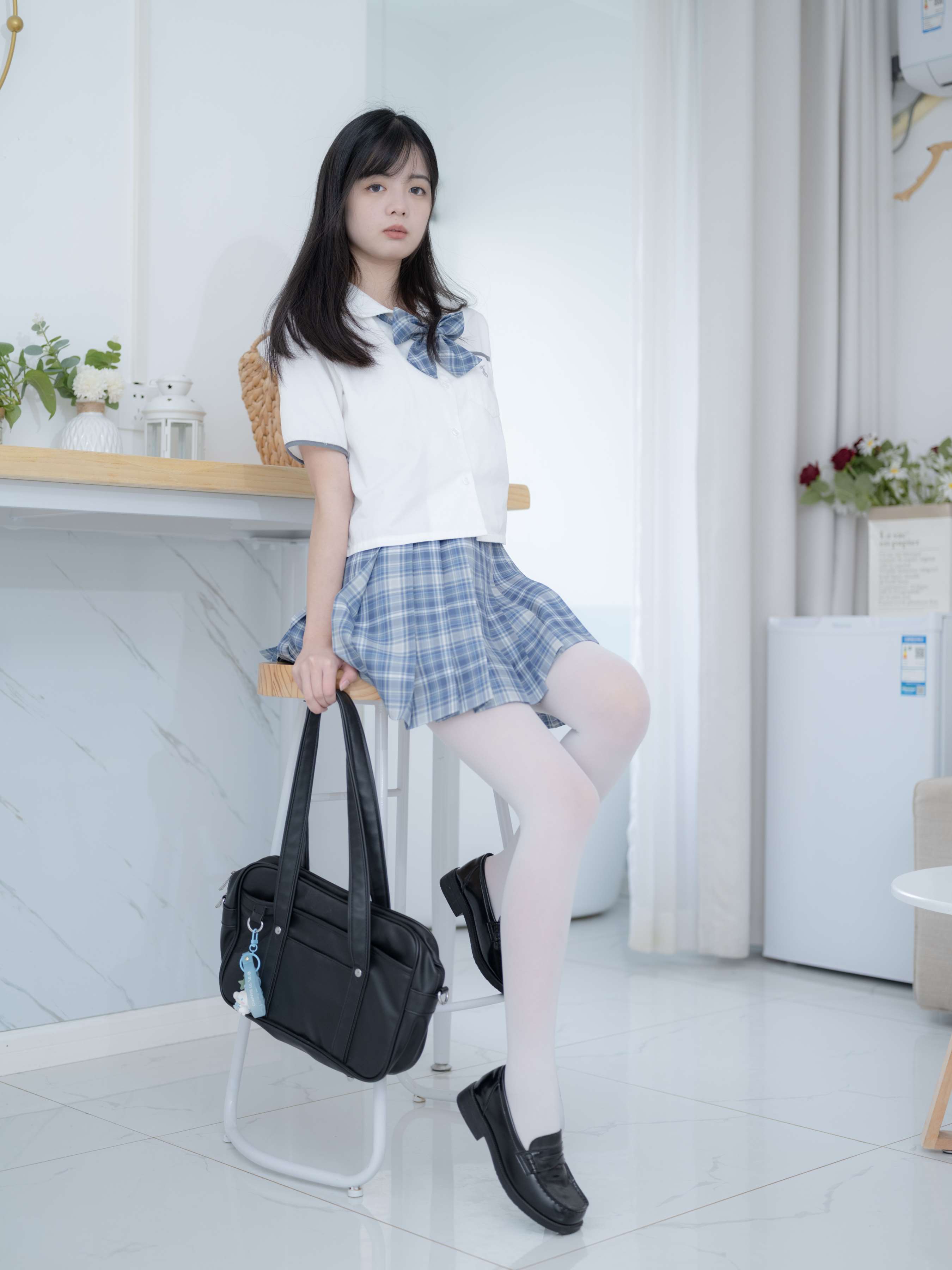 《少女JK制服の白丝》作品图