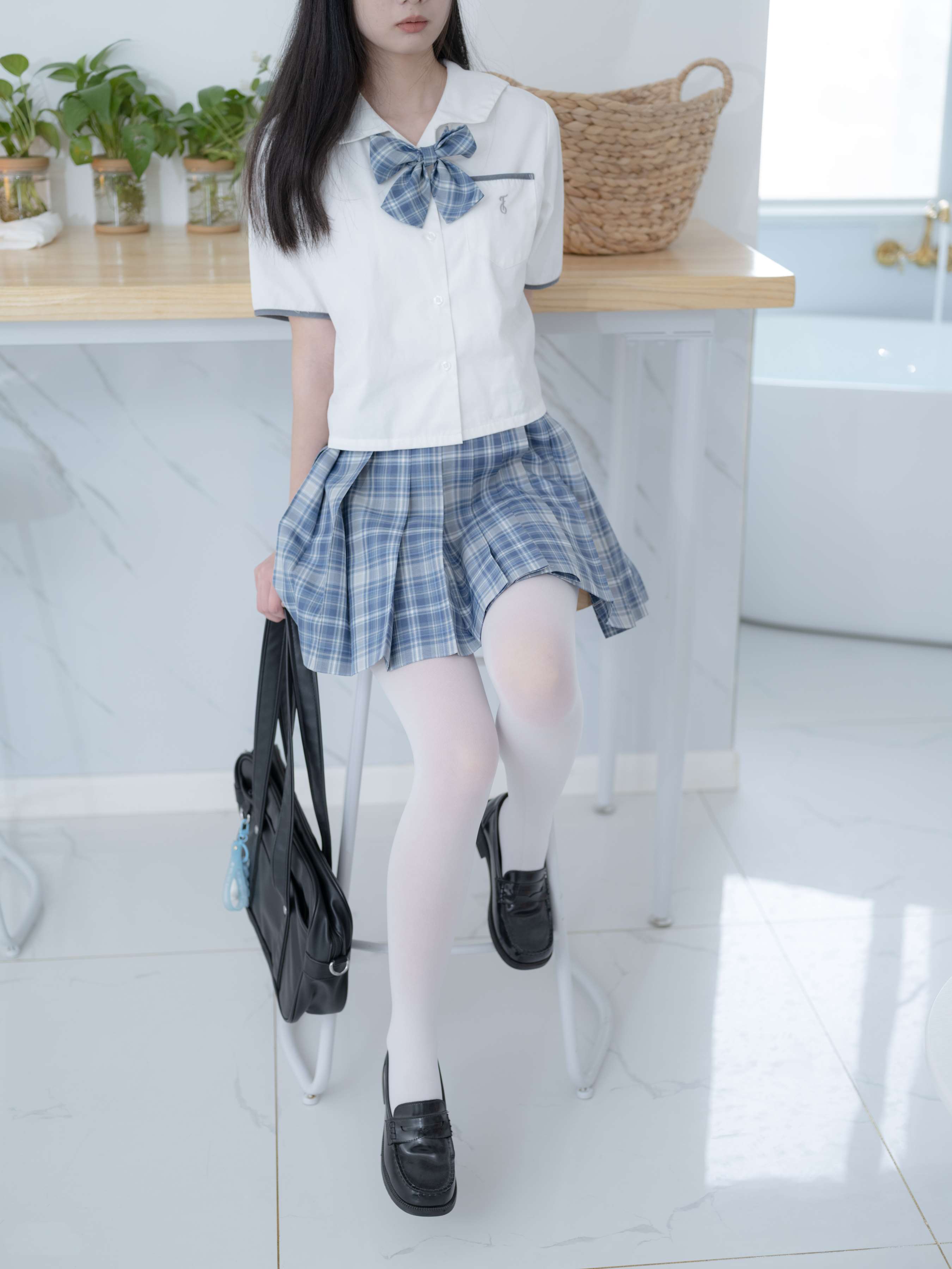 《少女JK制服の白丝》作品图