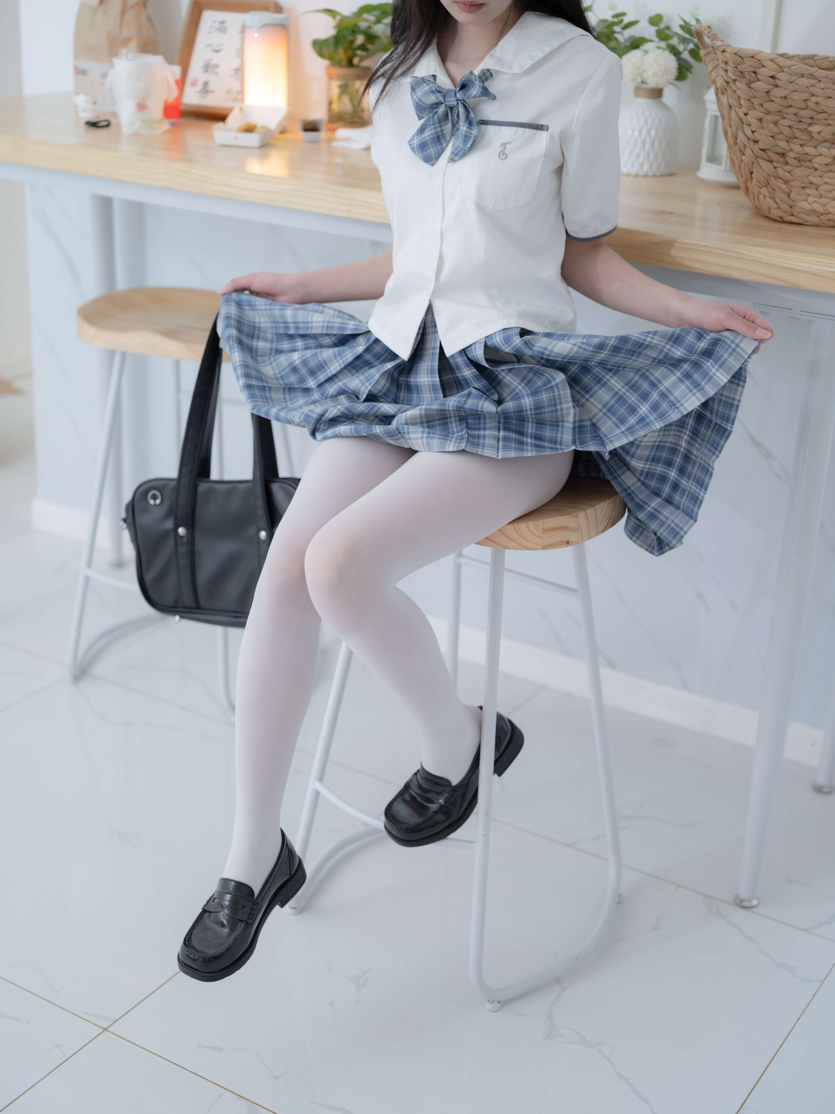 《少女JK制服の白丝》作品图