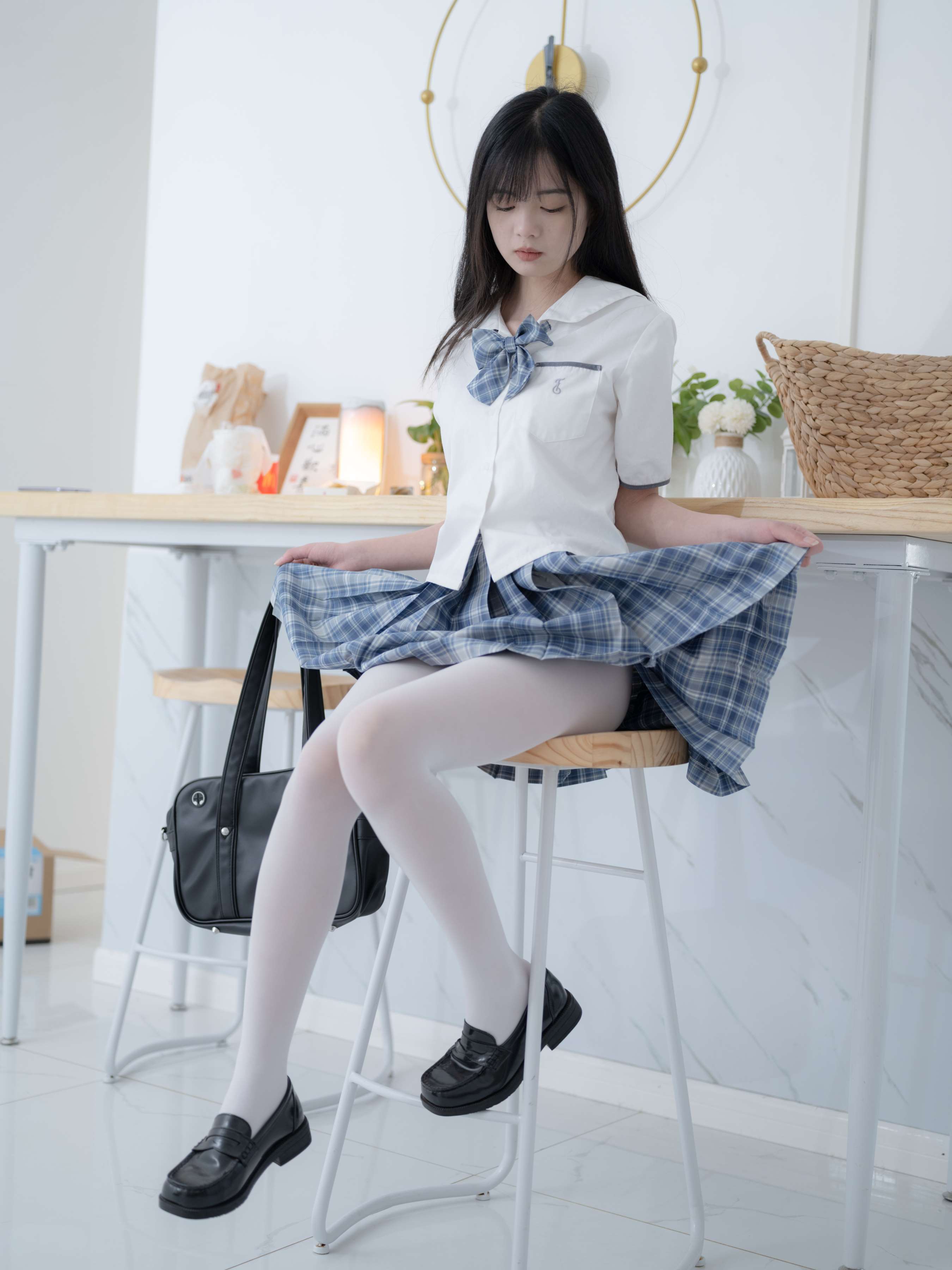 《少女JK制服の白丝》作品图