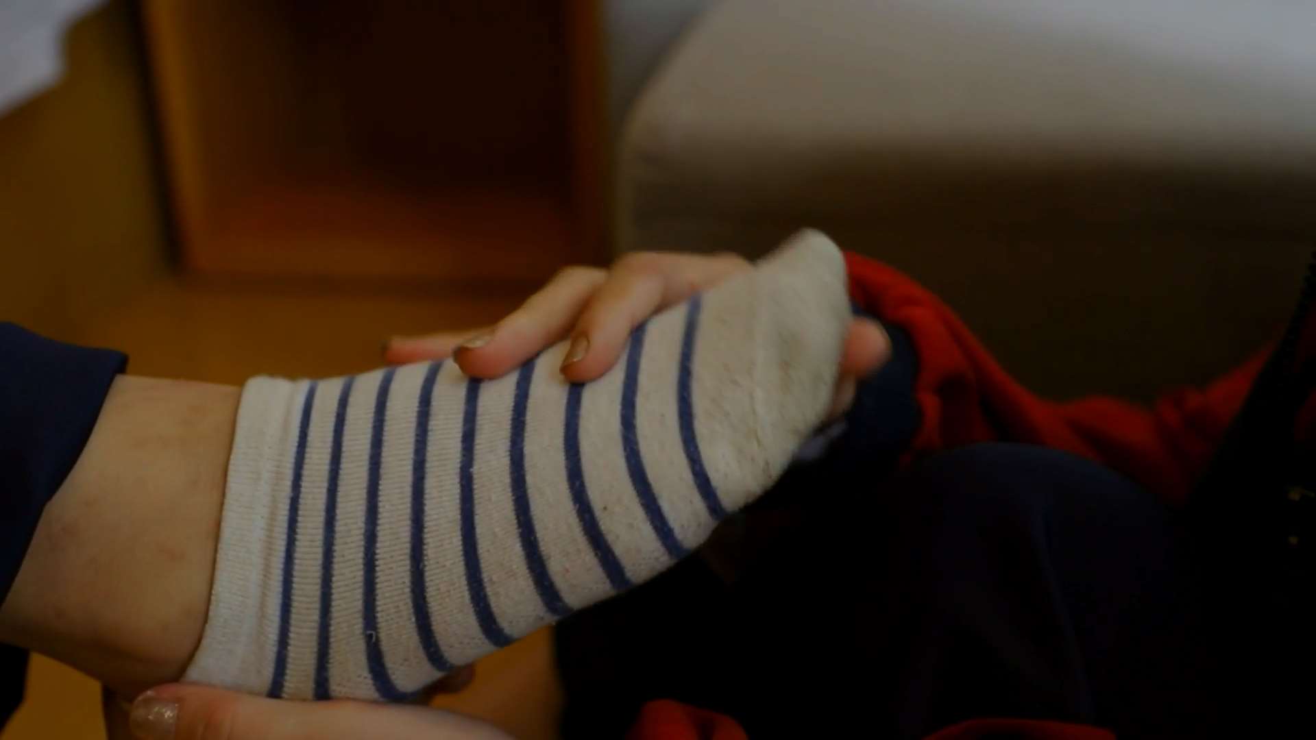 《[视频]两学妹校服の嫩足》作品图