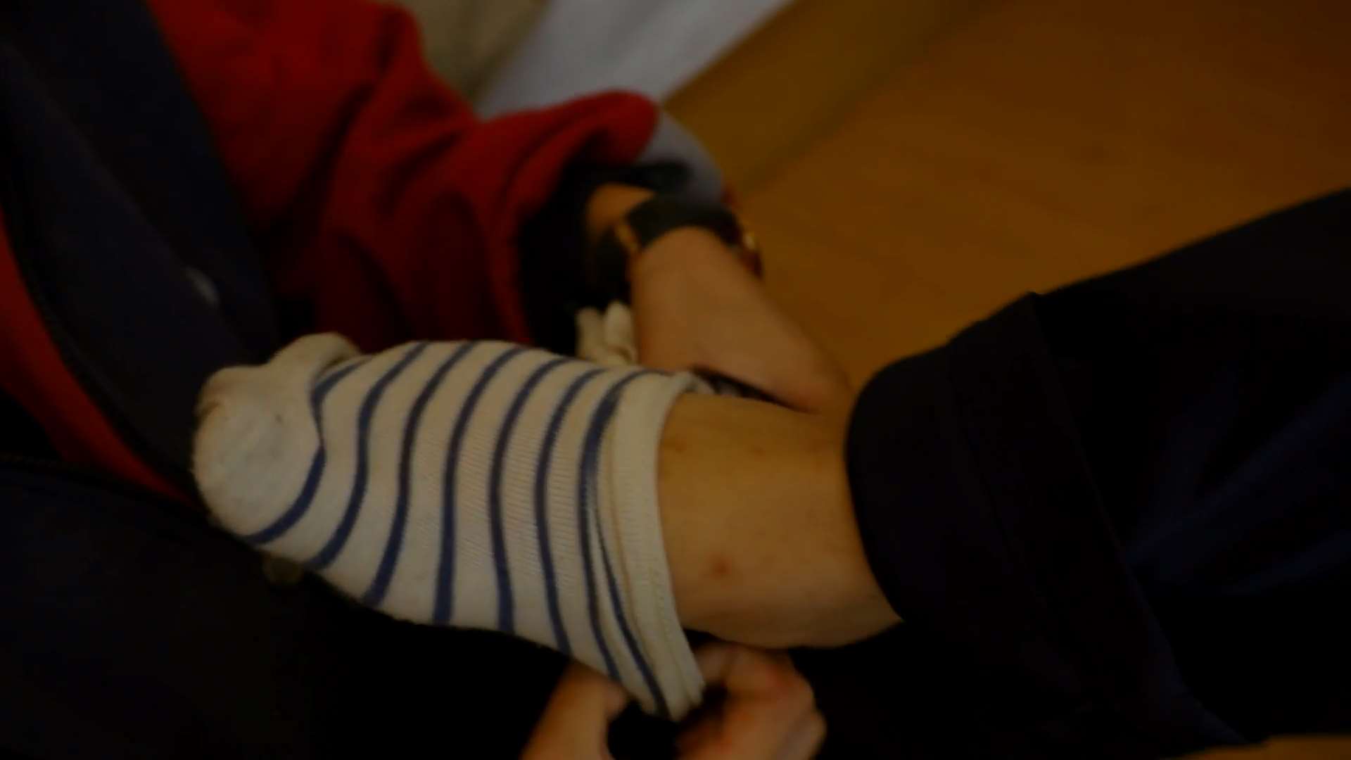 《[视频]两学妹校服の嫩足》作品图