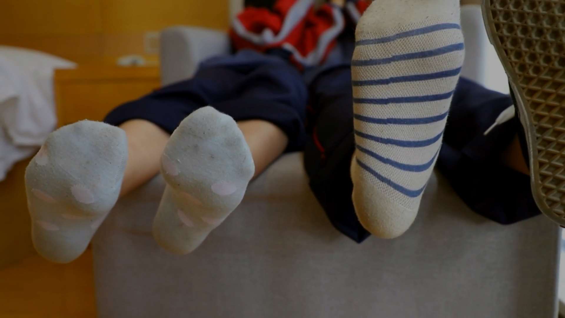 《[视频]两学妹校服の嫩足》作品图